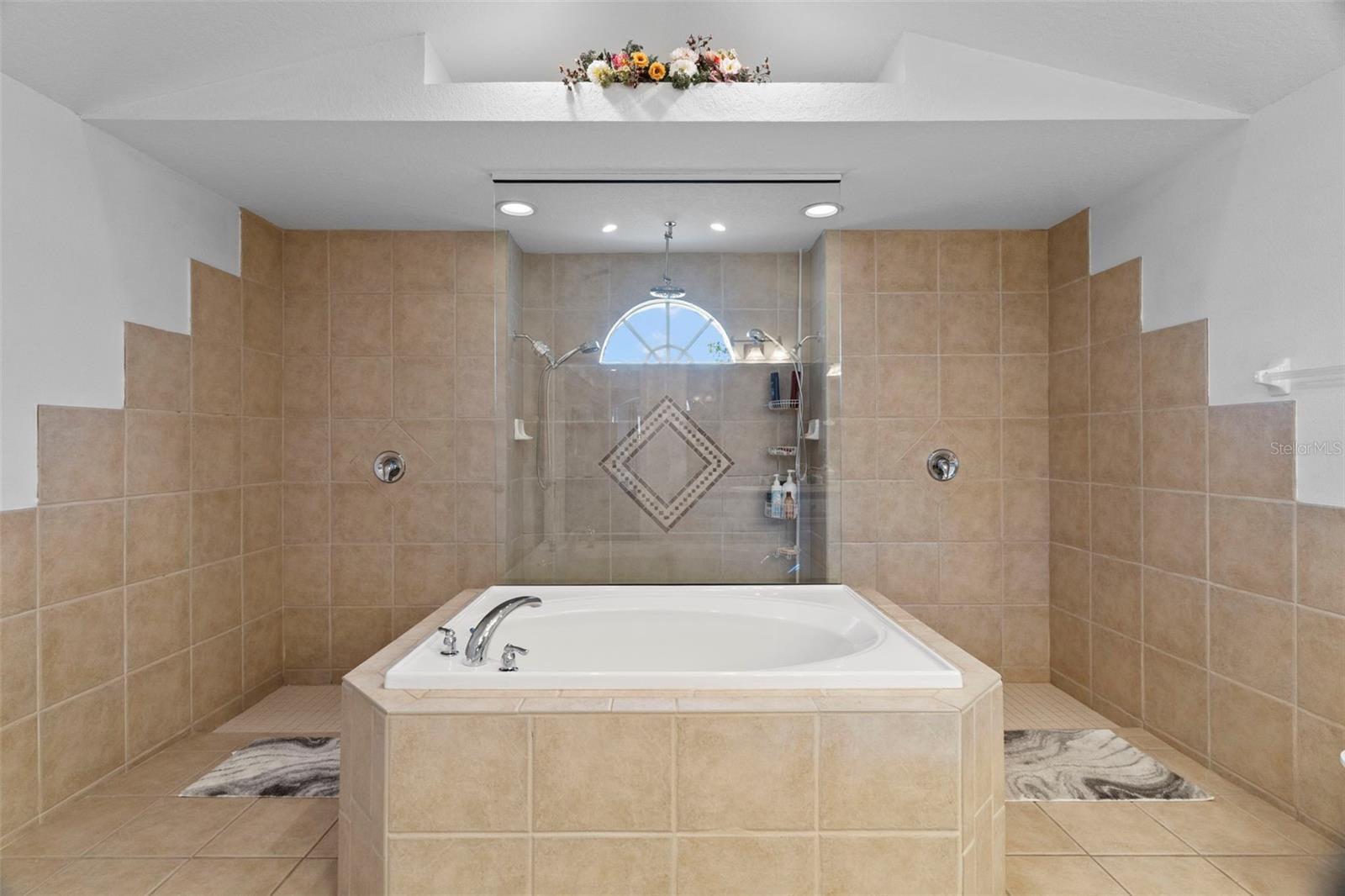 PRISTINE PLACE PH 5 - Residential