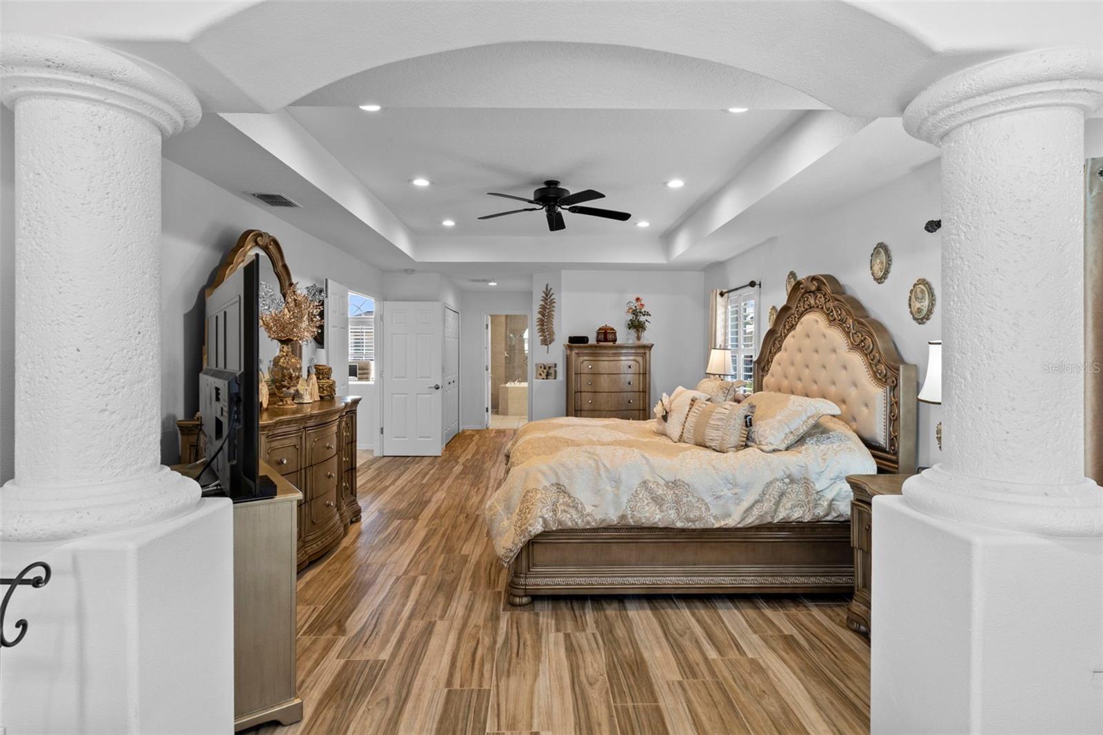 PRISTINE PLACE PH 5 - Residential