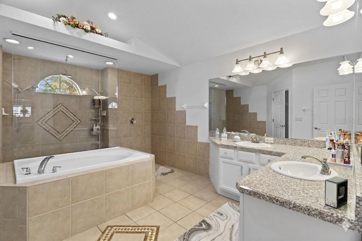 PRISTINE PLACE PH 5 - Residential