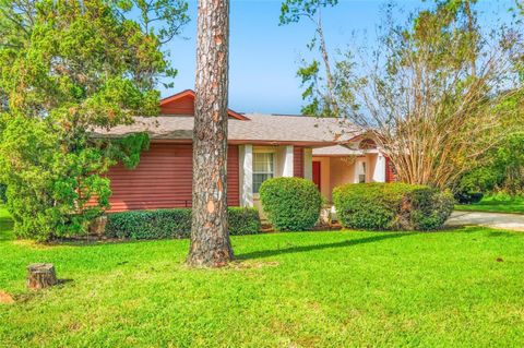 Photo of 18 Wellesley Lane, Palm Coast, FL 32164 (MLS # FC313988)