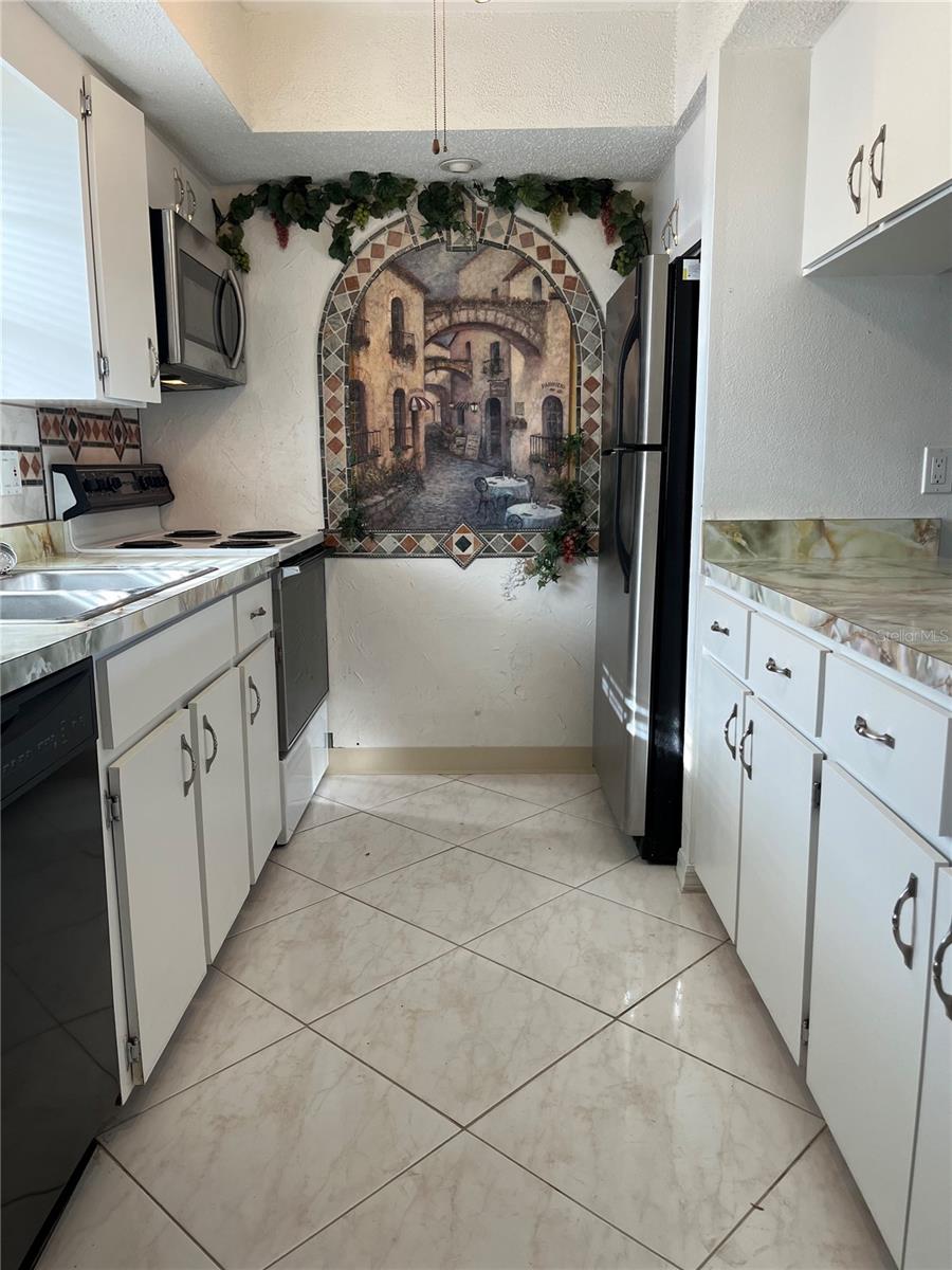 SUN N LAKE - Residential