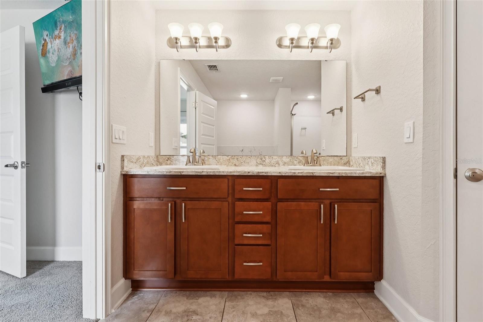 BLUEBELL GLADE #A & B - Residential