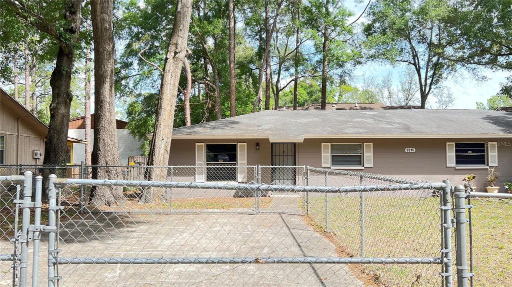 Photo of 6216 SW 10th Place #B, Gainesville, FL 32607 (MLS # GC527332)