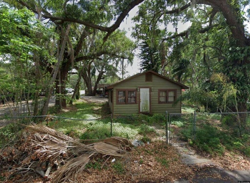 Photo of 29 E Mohawk Street, Mascotte, FL 34753 (MLS # A4669321)