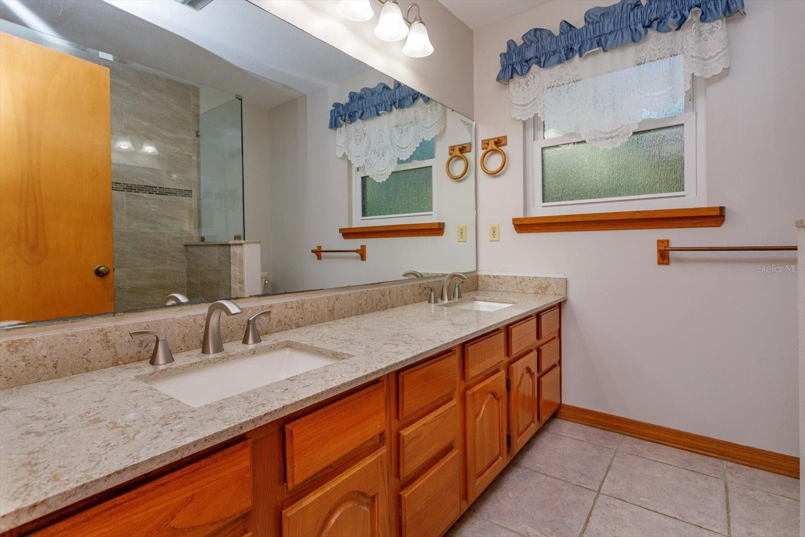 LAKE HARNEY ESTATES 5 ACRE DEV 256 PARCELS - Residential