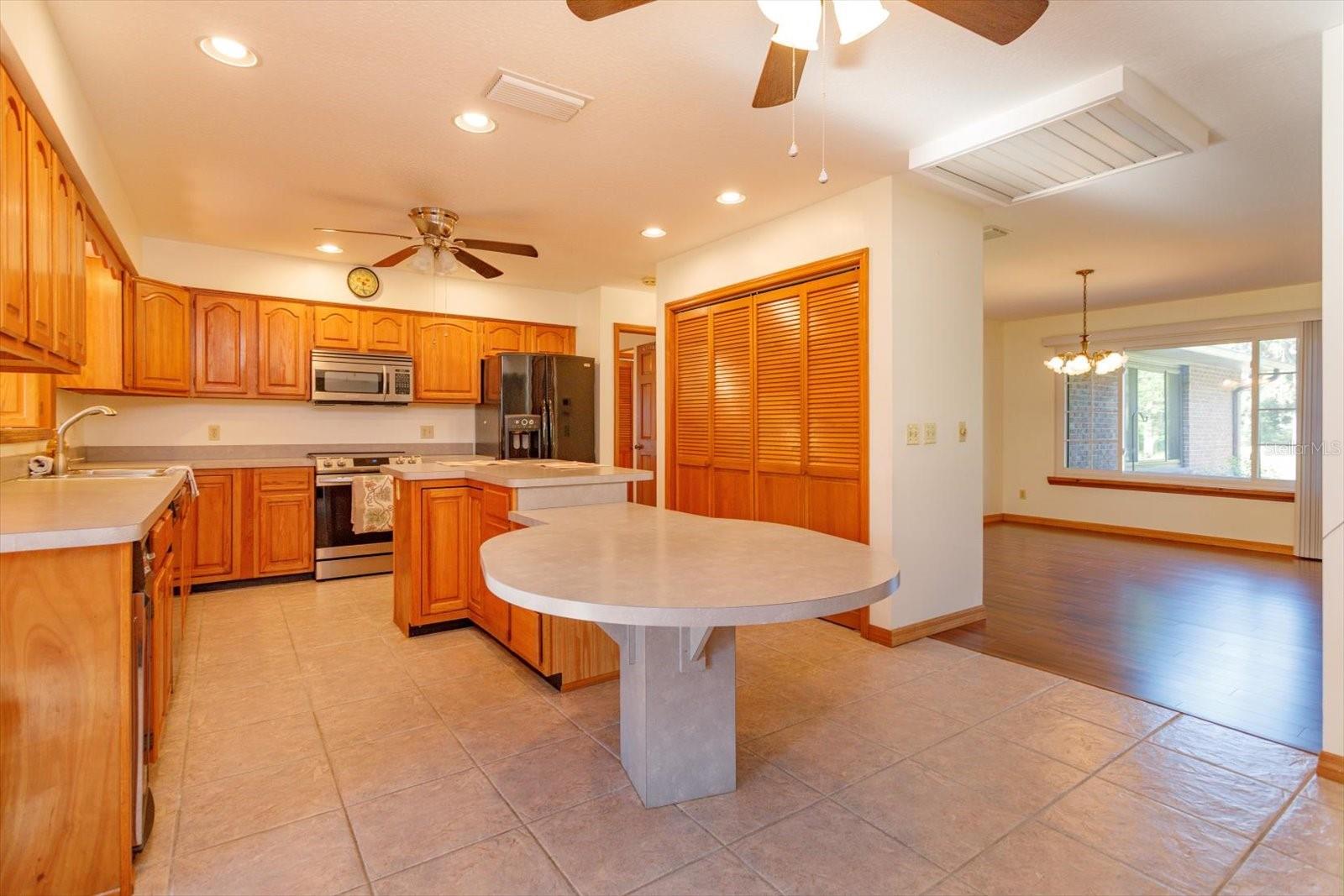 LAKE HARNEY ESTATES 5 ACRE DEV 256 PARCELS - Residential