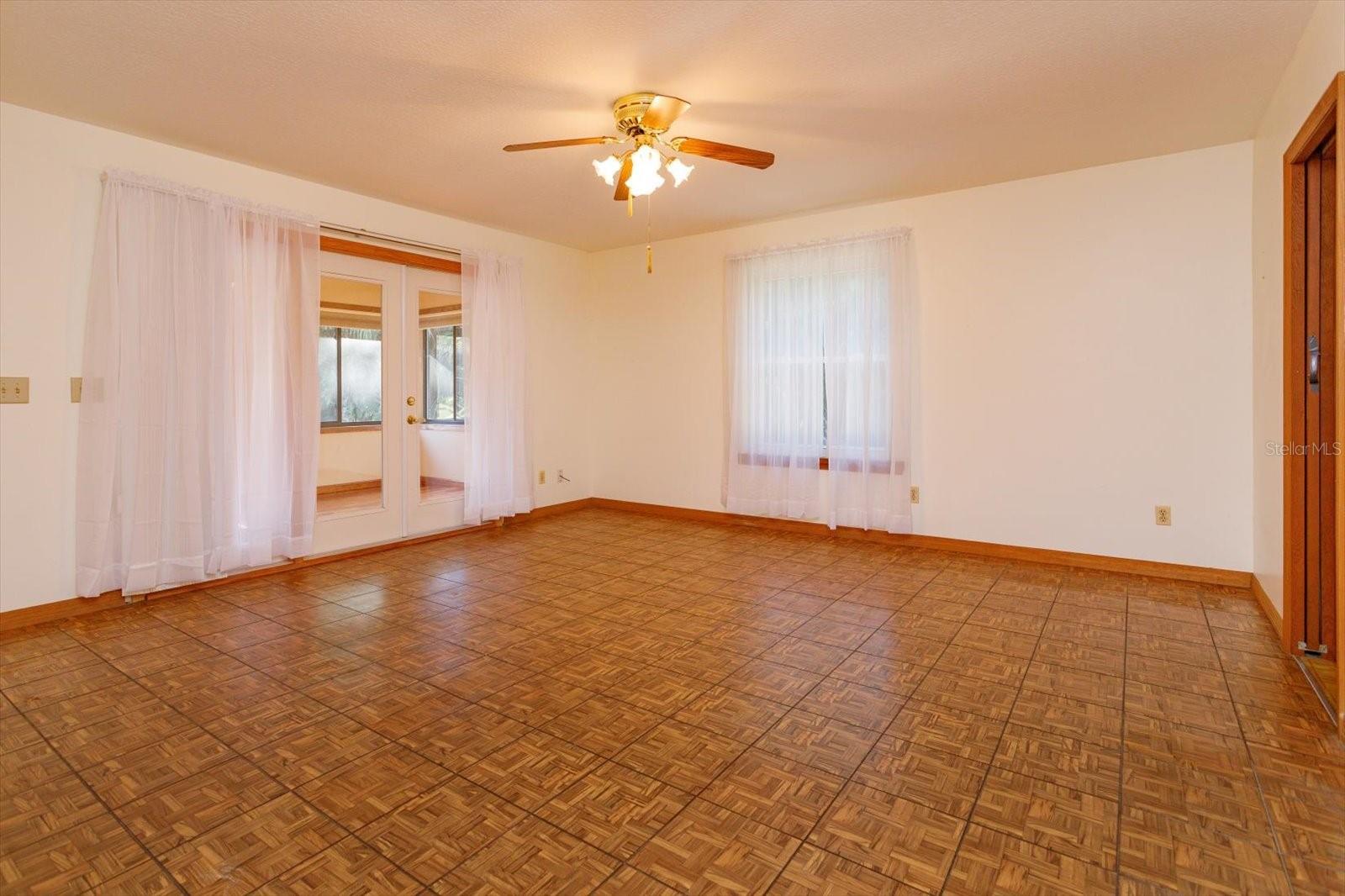 LAKE HARNEY ESTATES 5 ACRE DEV 256 PARCELS - Residential