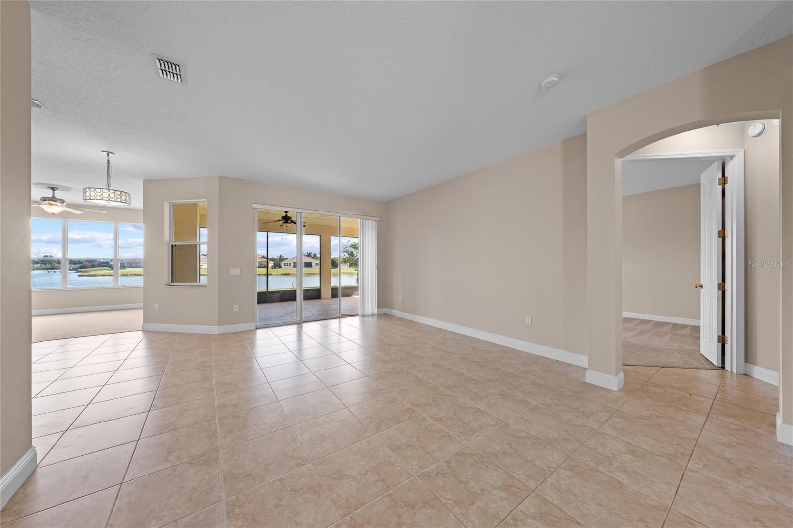 BELLALAGO PH 4P - Residential