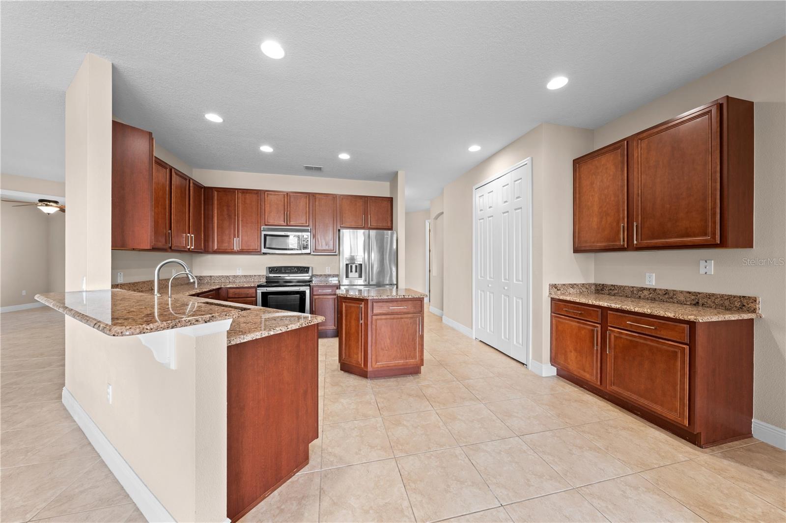 BELLALAGO PH 4P - Residential