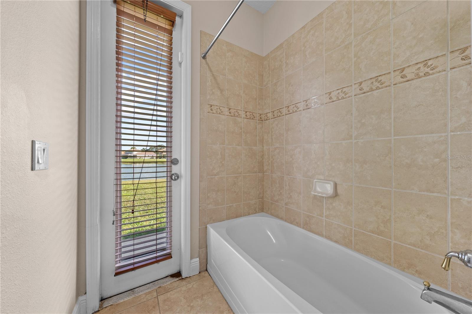 BELLALAGO PH 4P - Residential