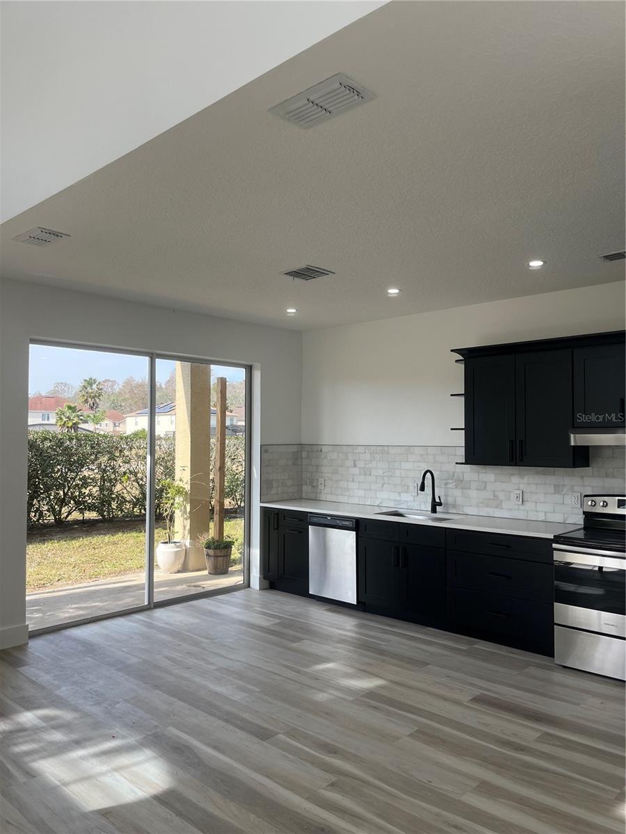 WINDWOOD BAY PH 01 - Residential Lease