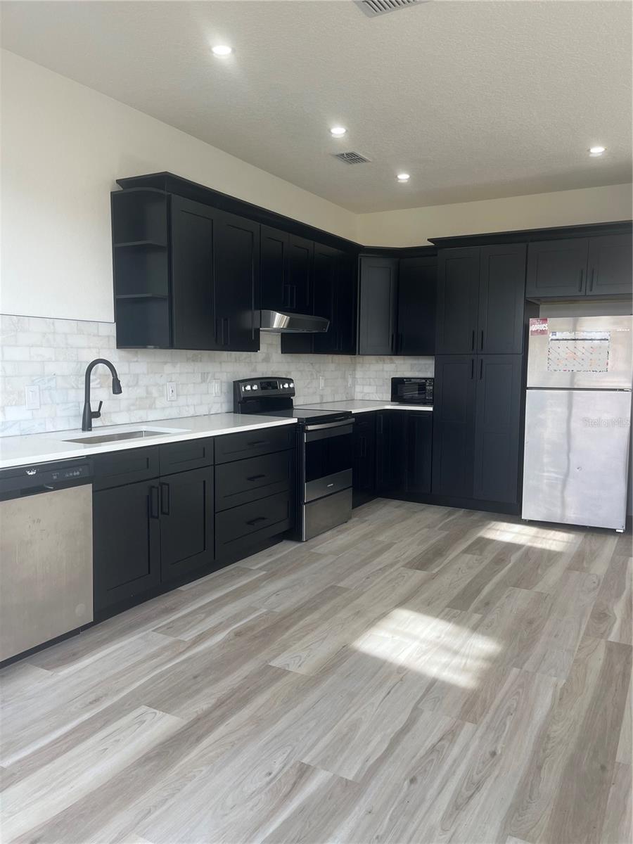 WINDWOOD BAY PH 01 - Residential Lease