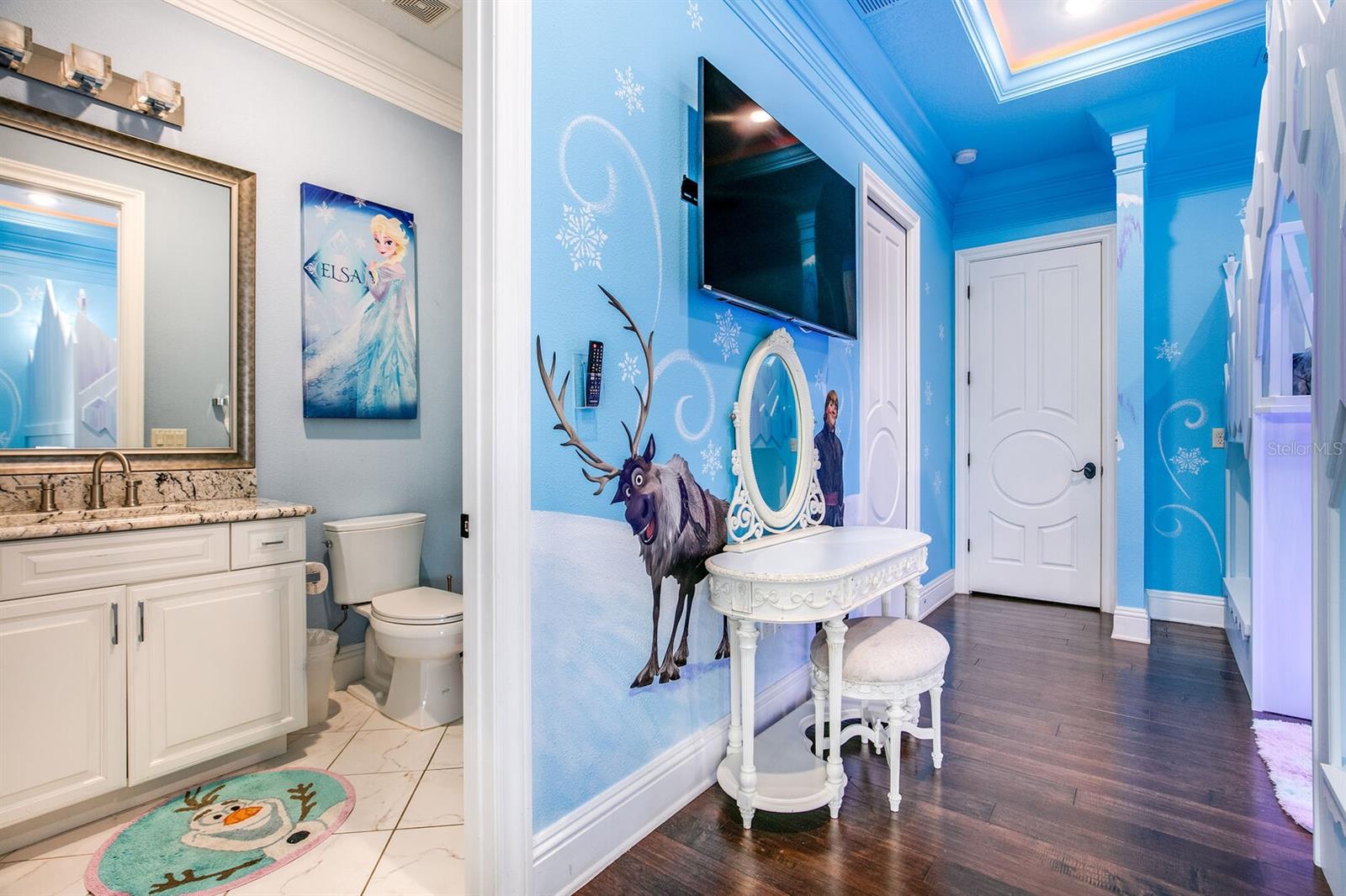 REUNION WEST VLGS NORTH - Residential