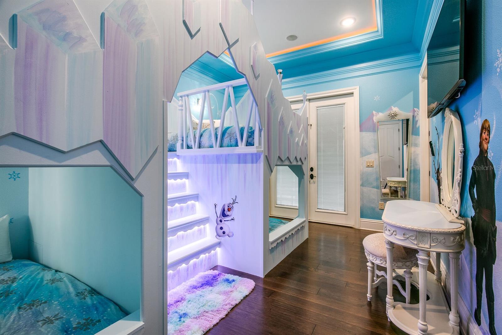 REUNION WEST VLGS NORTH - Residential