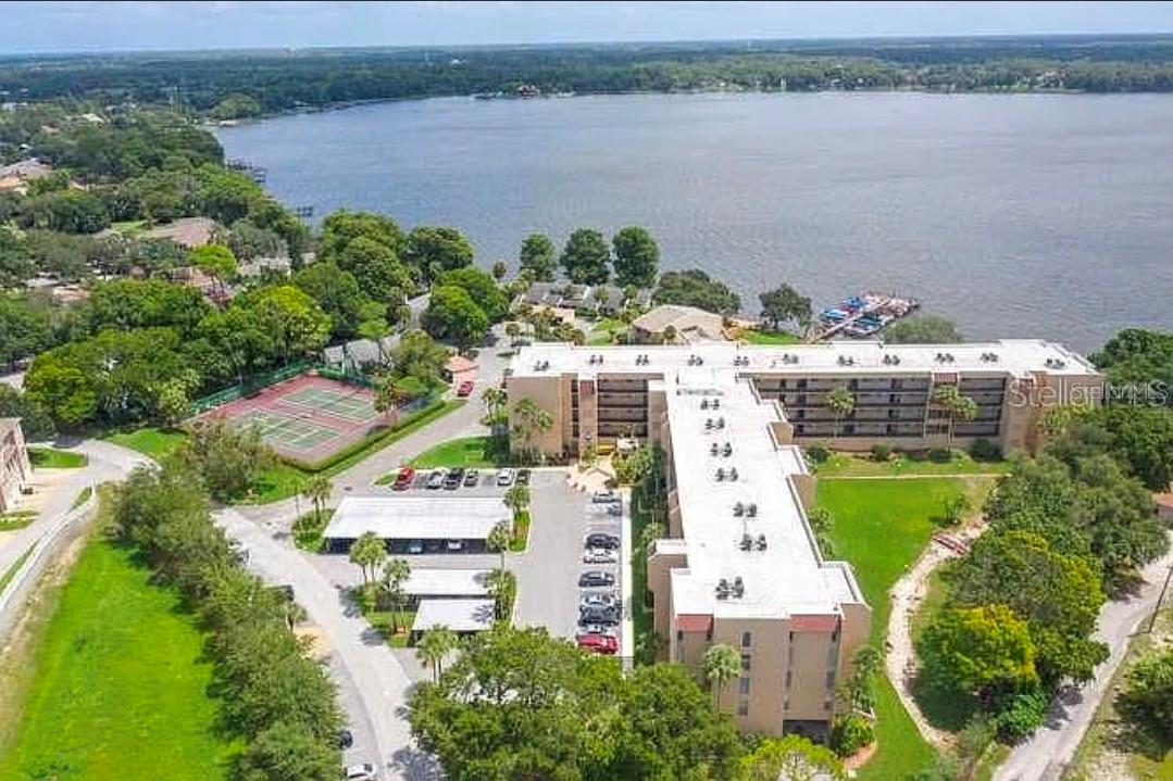 LAKE TARPON SAIL & TENNIS CLUB - Residential