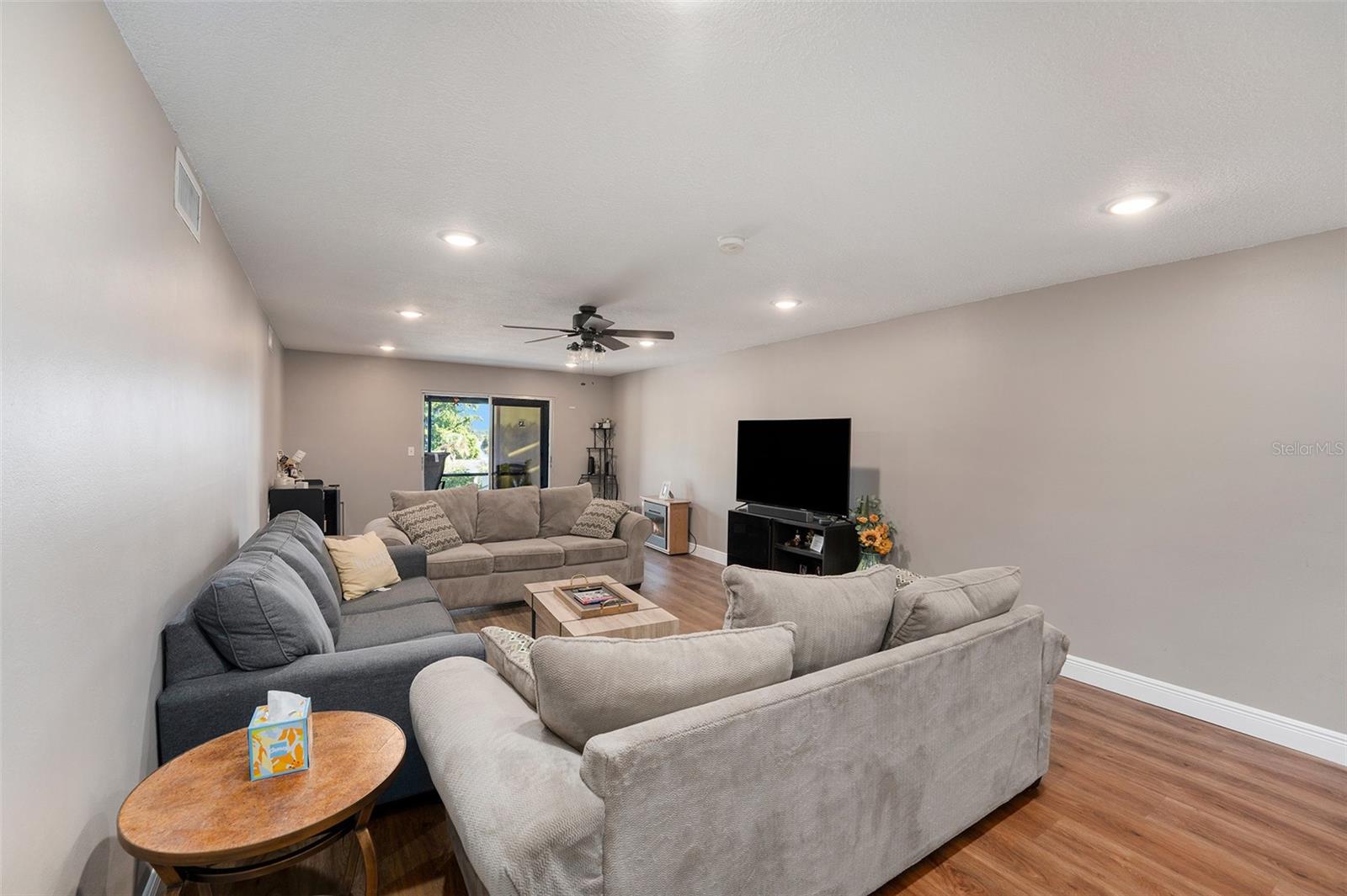 LAKE TARPON SAIL & TENNIS CLUB - Residential