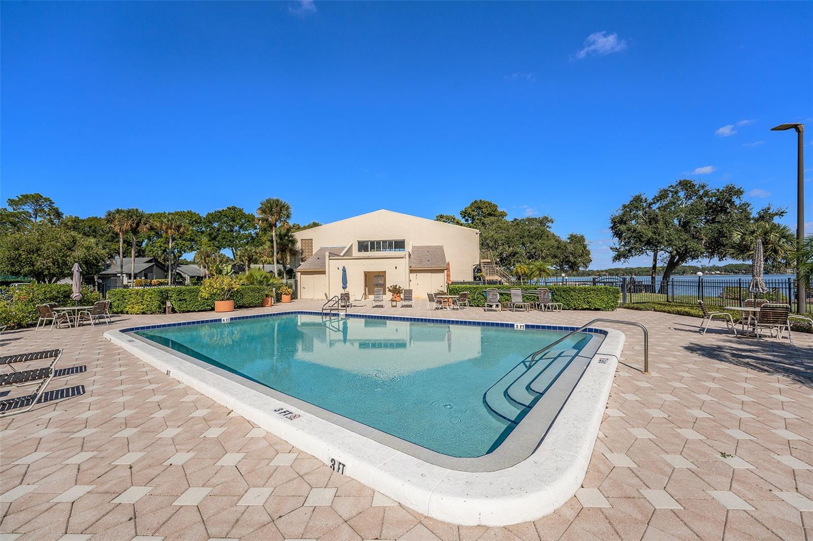 LAKE TARPON SAIL & TENNIS CLUB - Residential
