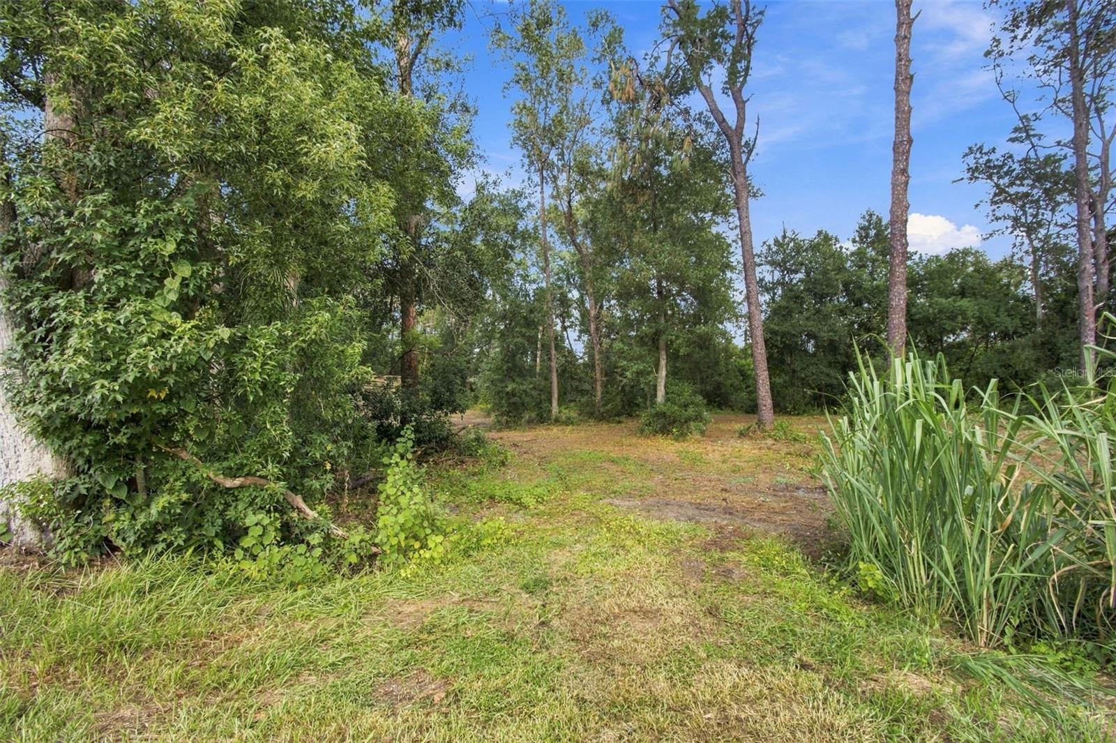 867 SUNSET LANE