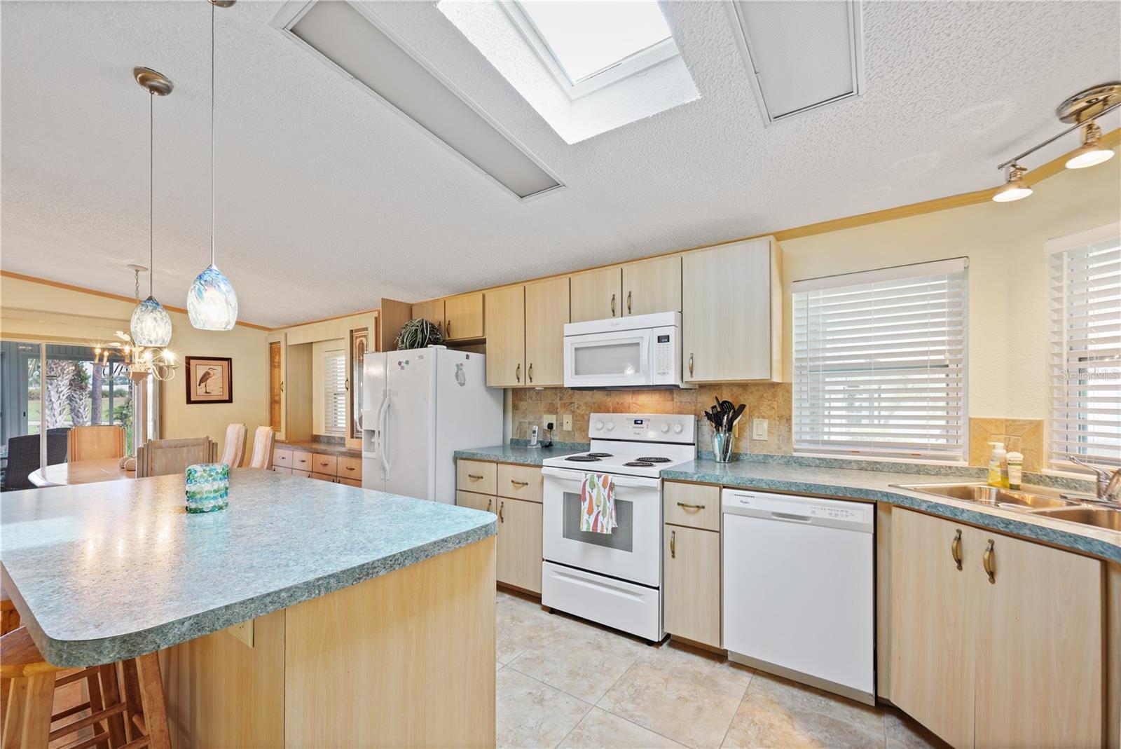 MAPLE LEAF ESTATES - Residential