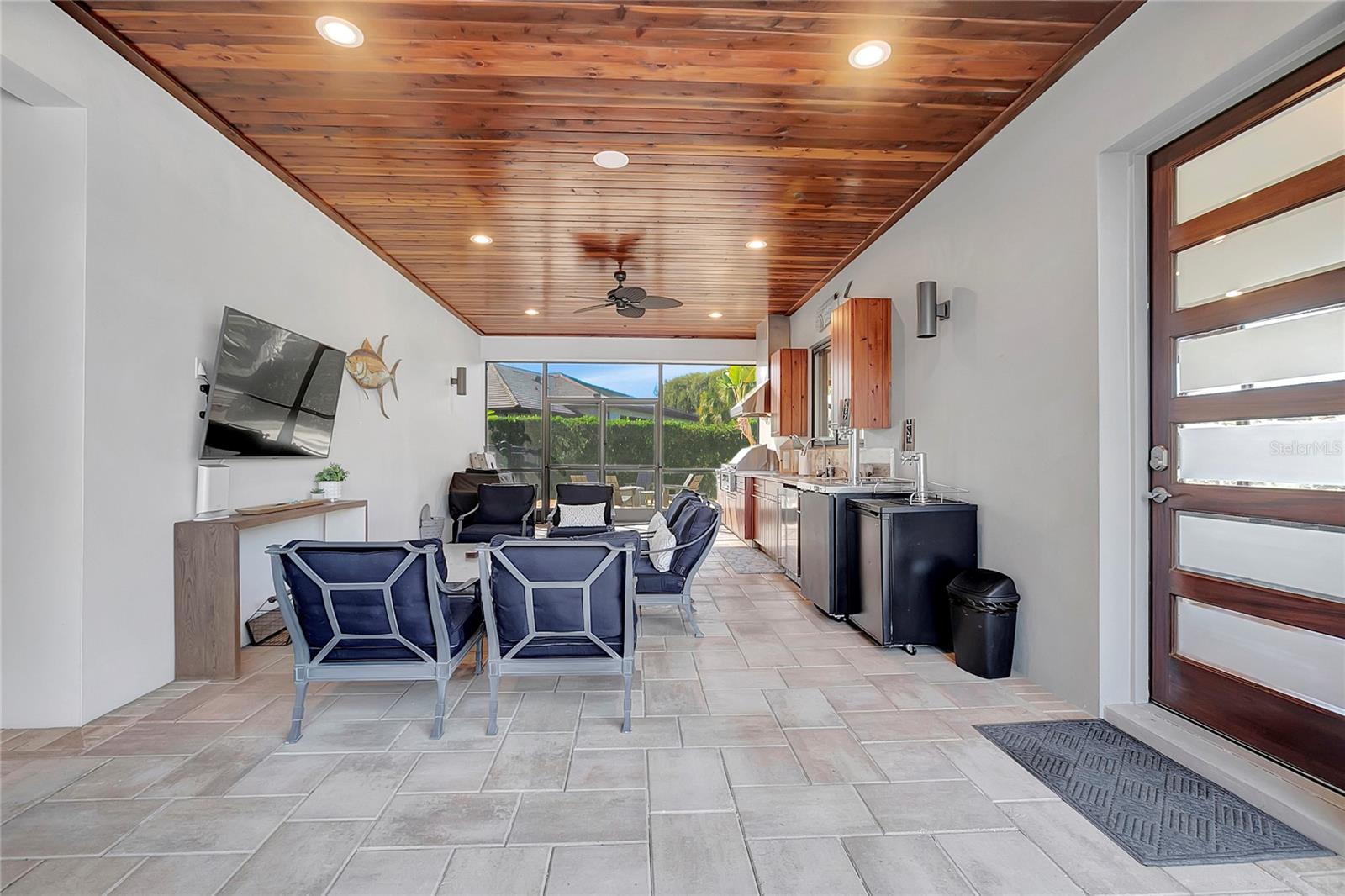 SANCTUARY ON LIVINGSTON PH 02 - Residential