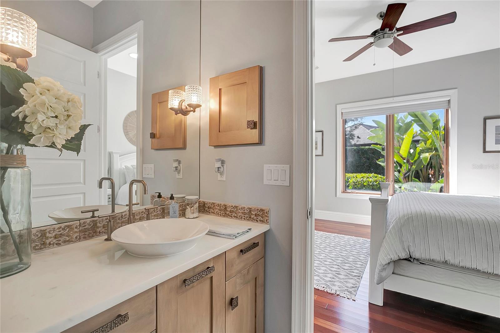 SANCTUARY ON LIVINGSTON PH 02 - Residential