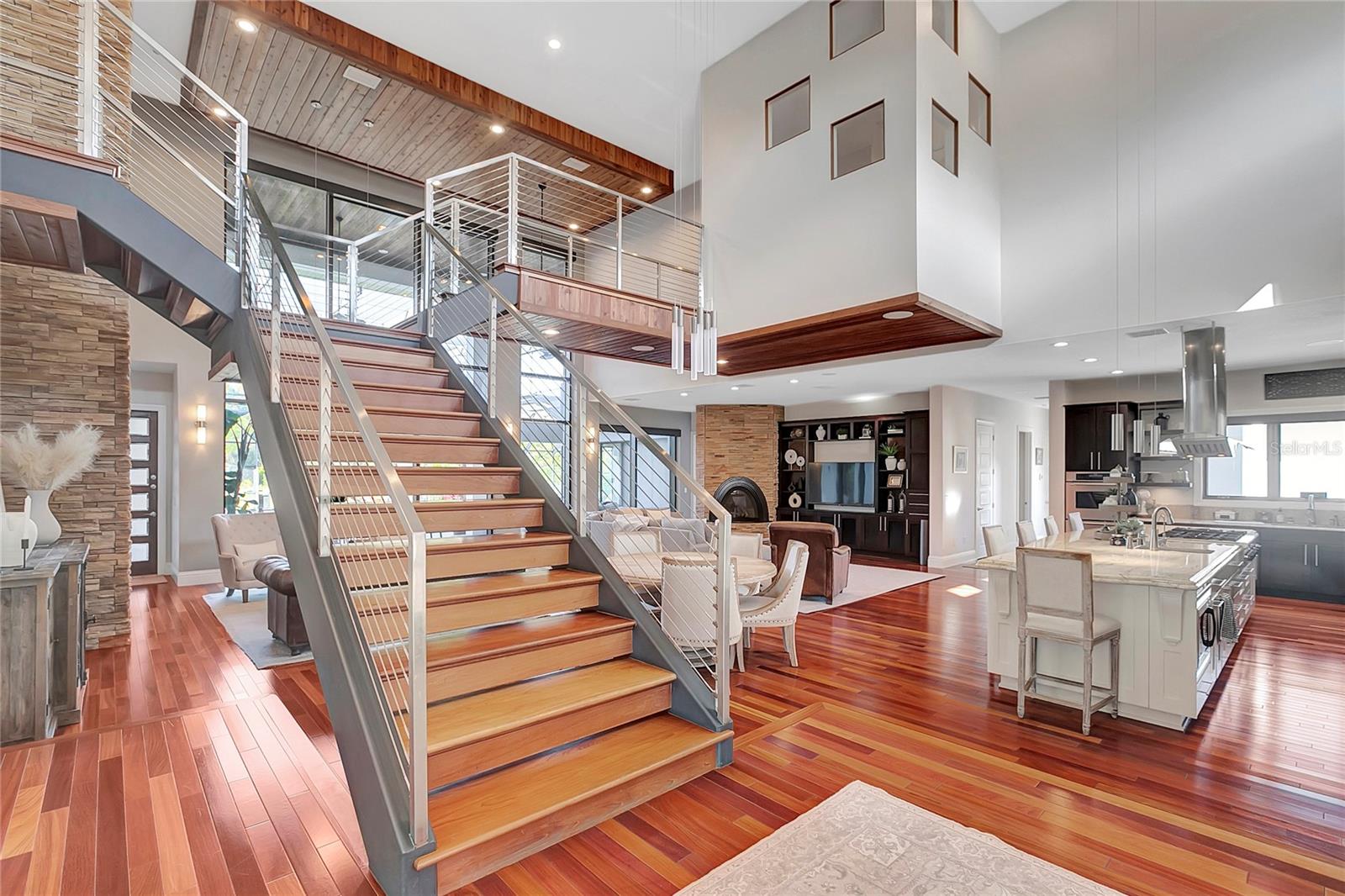 SANCTUARY ON LIVINGSTON PH 02 - Residential