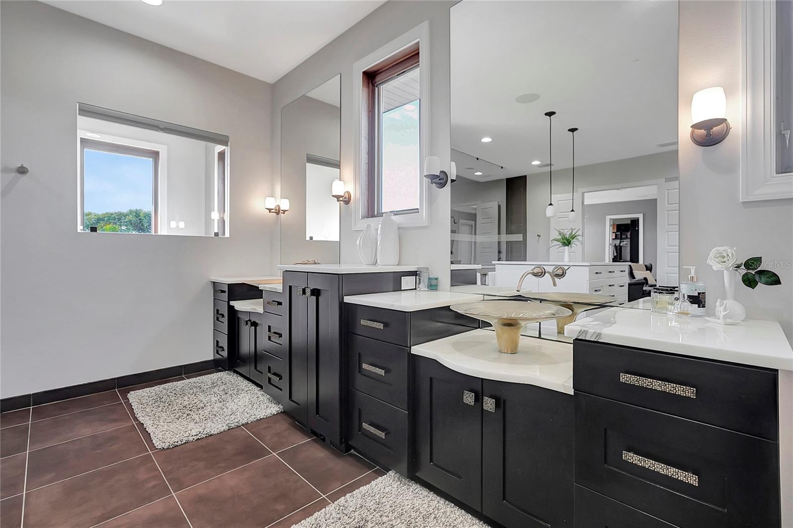 SANCTUARY ON LIVINGSTON PH 02 - Residential