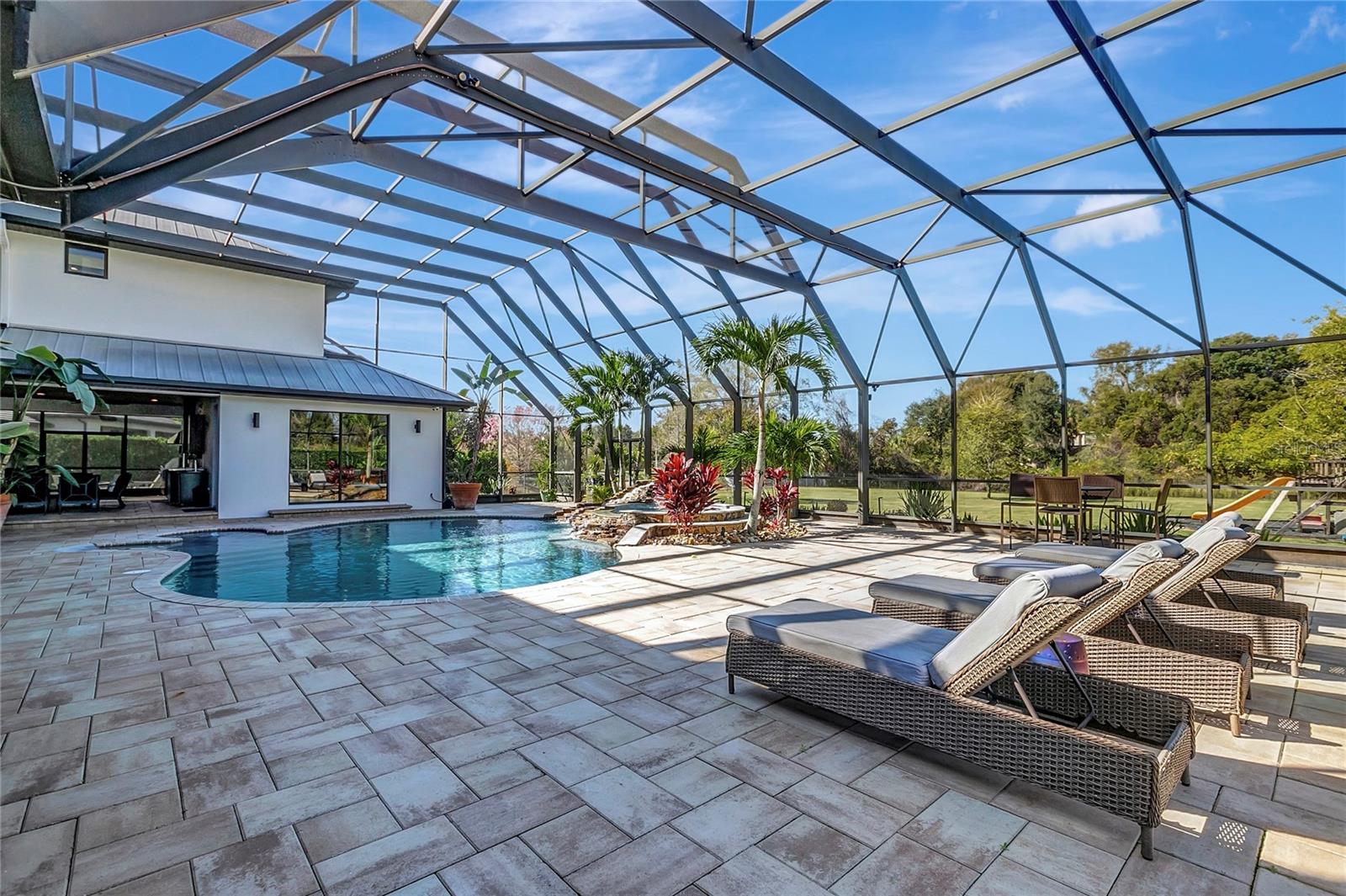 SANCTUARY ON LIVINGSTON PH 02 - Residential