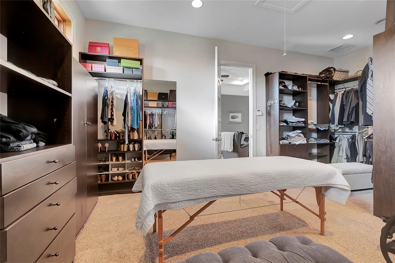 SANCTUARY ON LIVINGSTON PH 02 - Residential