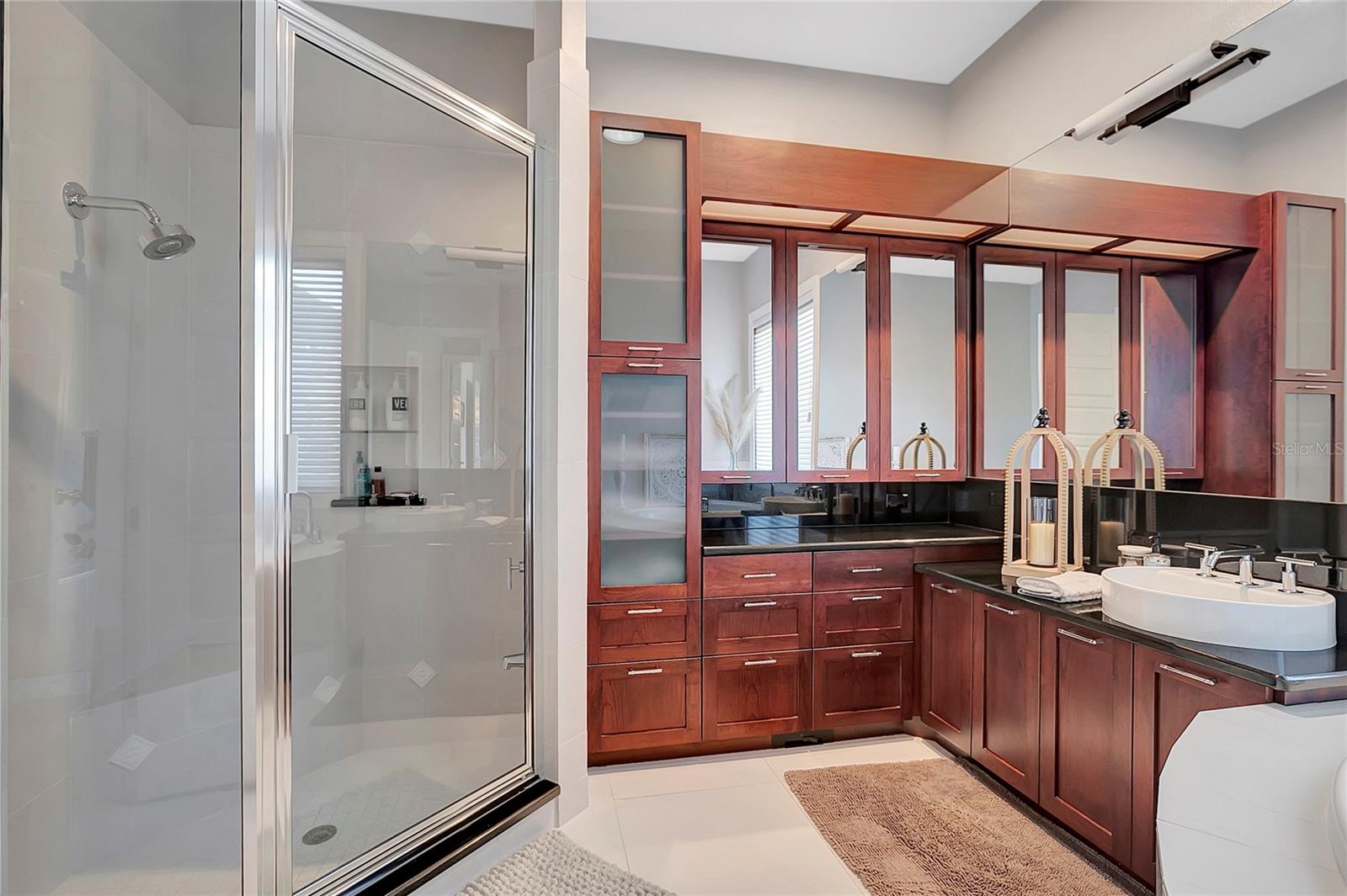 SANCTUARY ON LIVINGSTON PH 02 - Residential