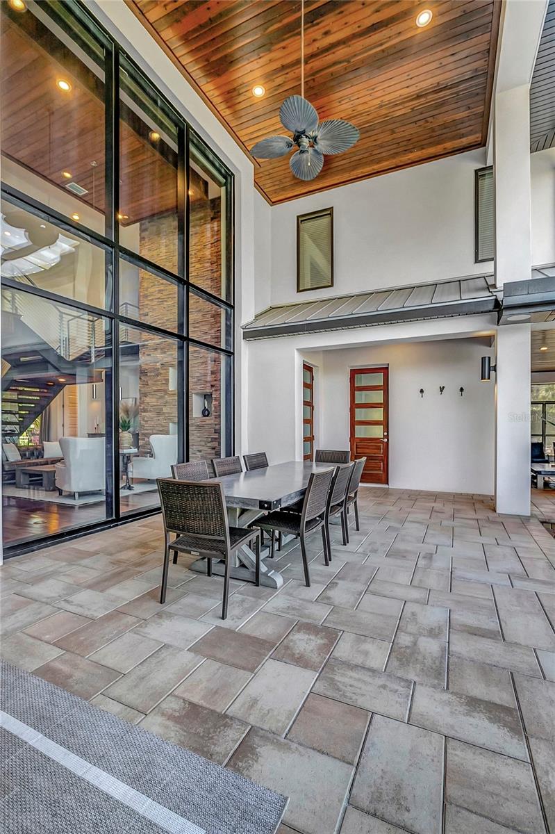 SANCTUARY ON LIVINGSTON PH 02 - Residential