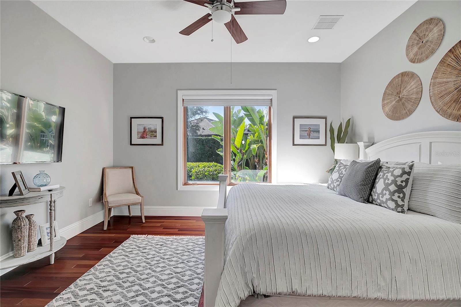 SANCTUARY ON LIVINGSTON PH 02 - Residential