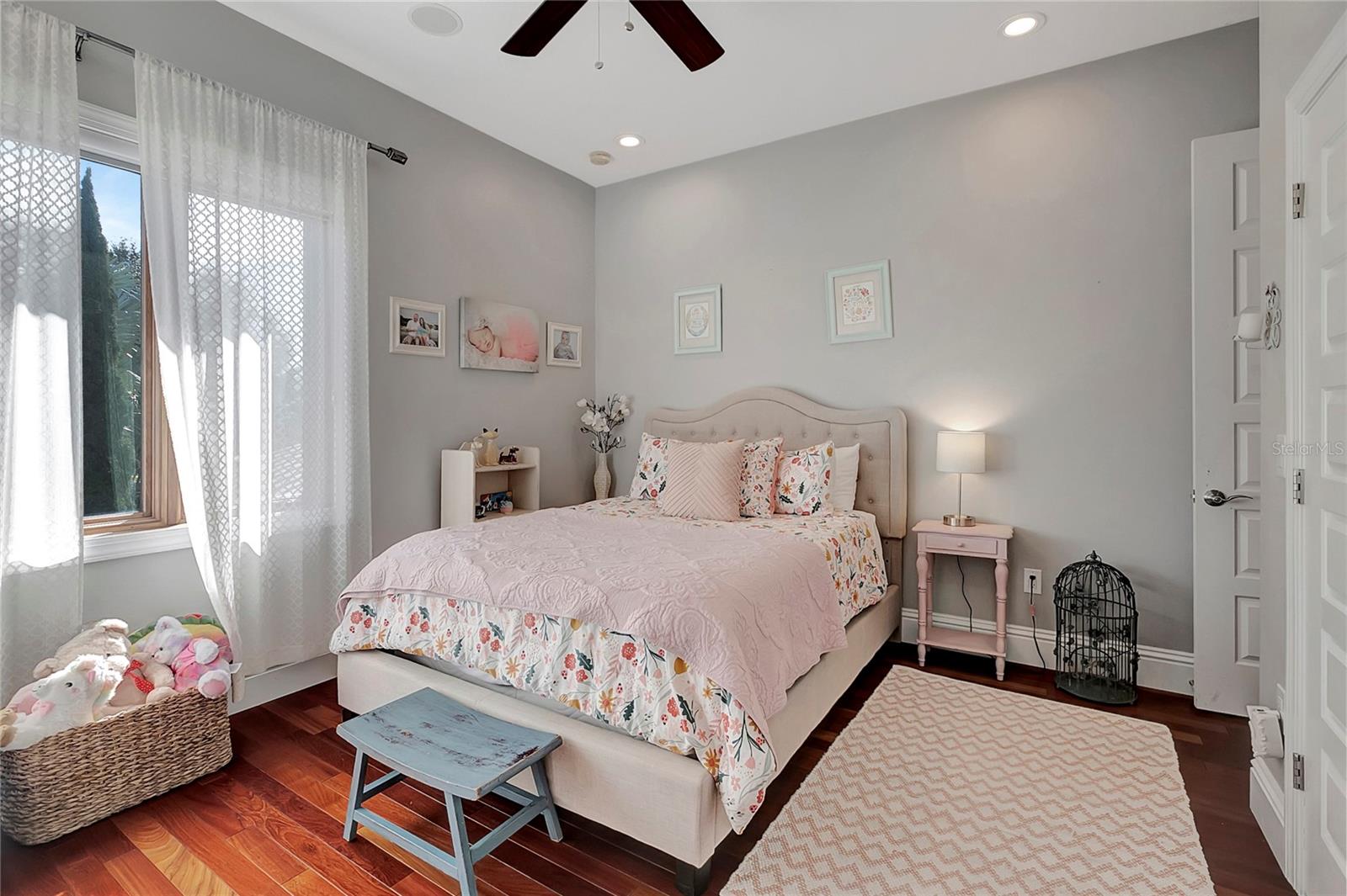 SANCTUARY ON LIVINGSTON PH 02 - Residential