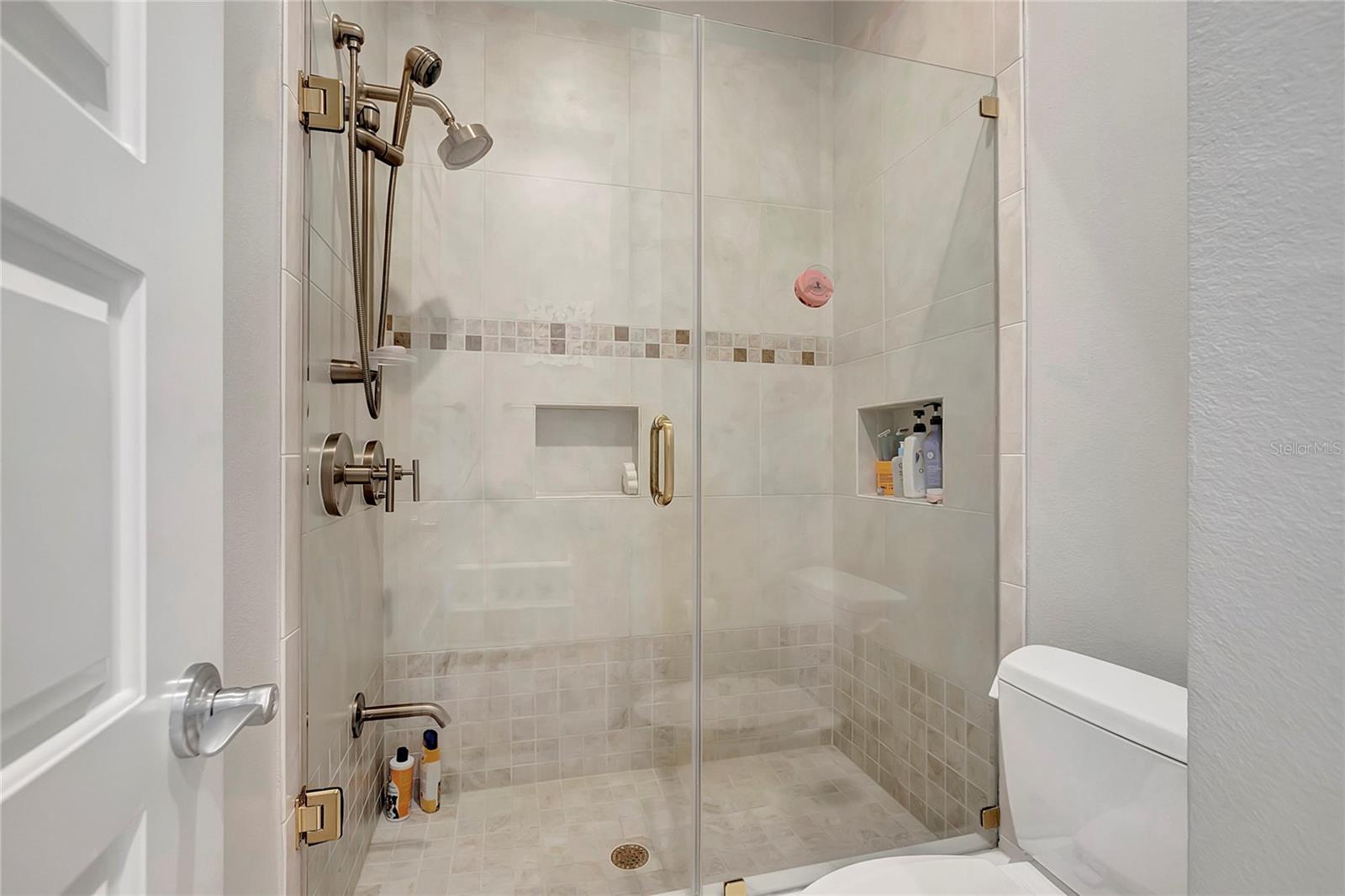 SANCTUARY ON LIVINGSTON PH 02 - Residential