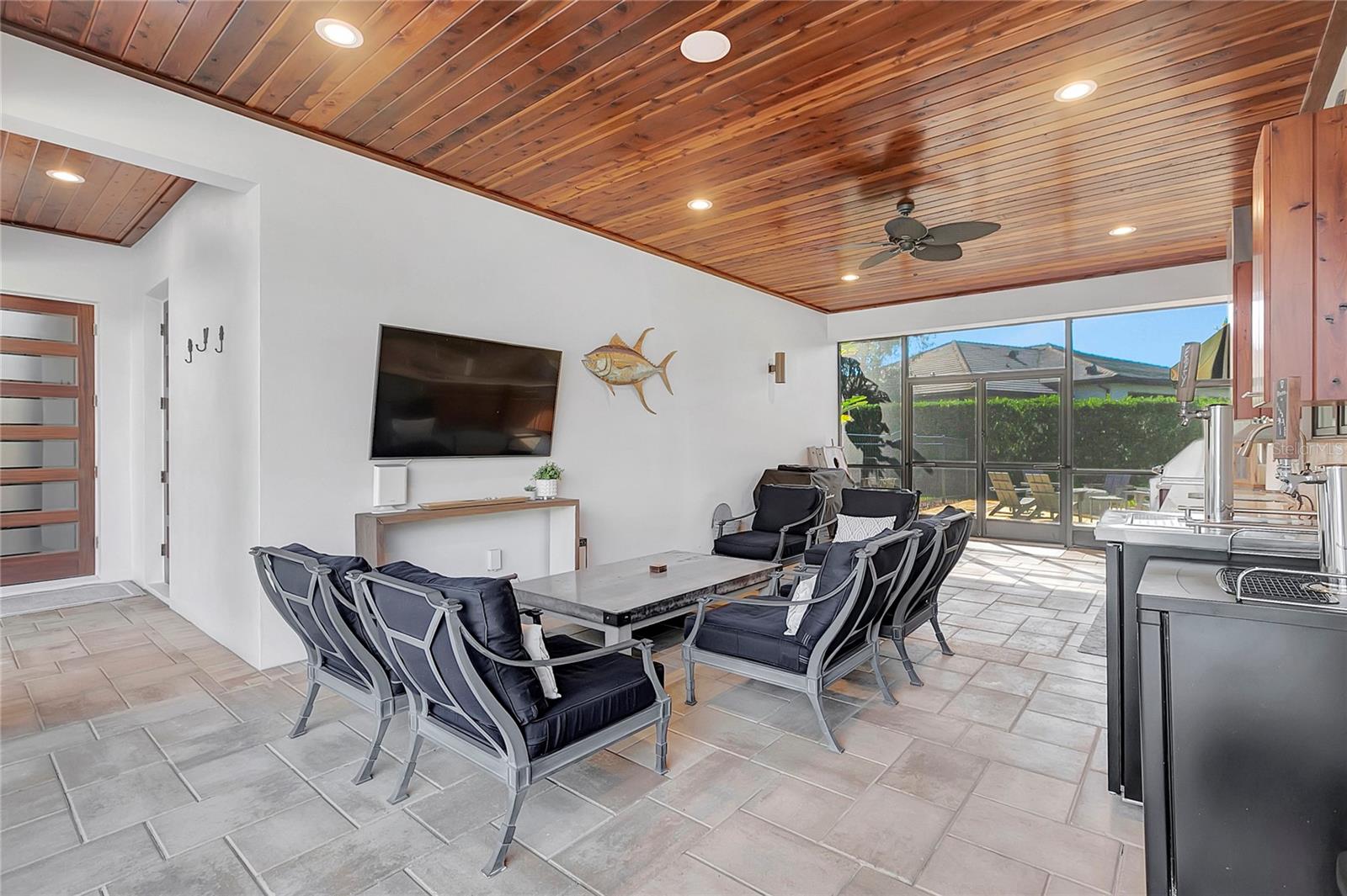 SANCTUARY ON LIVINGSTON PH 02 - Residential