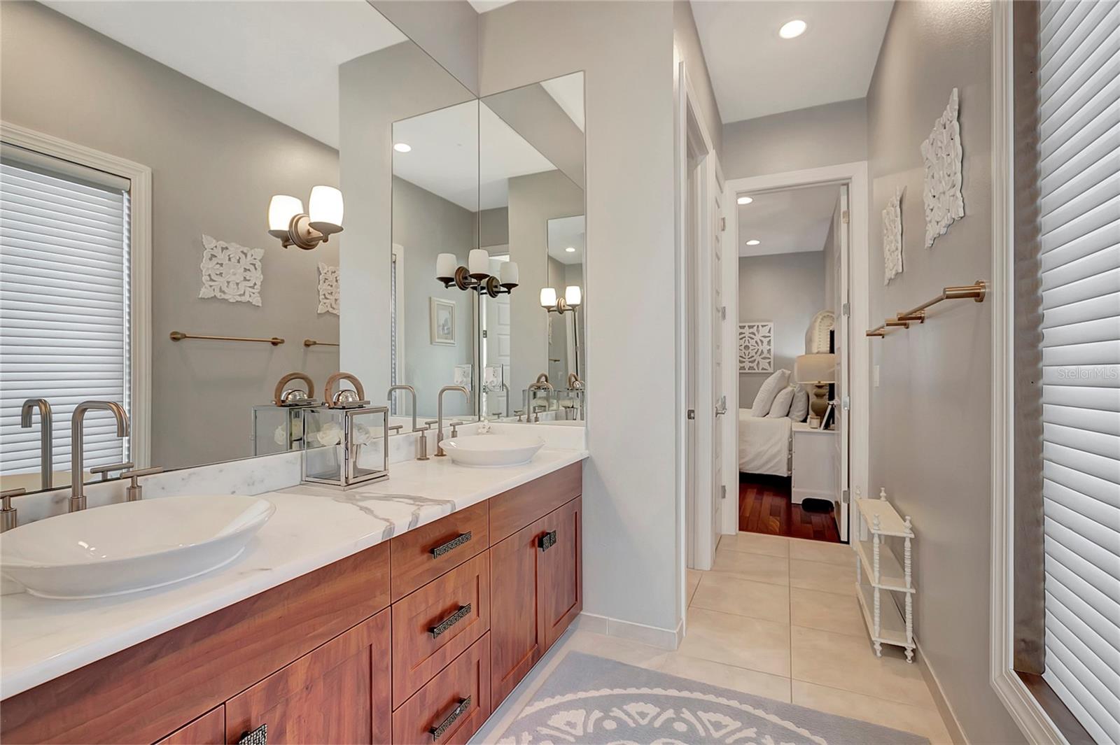 SANCTUARY ON LIVINGSTON PH 02 - Residential