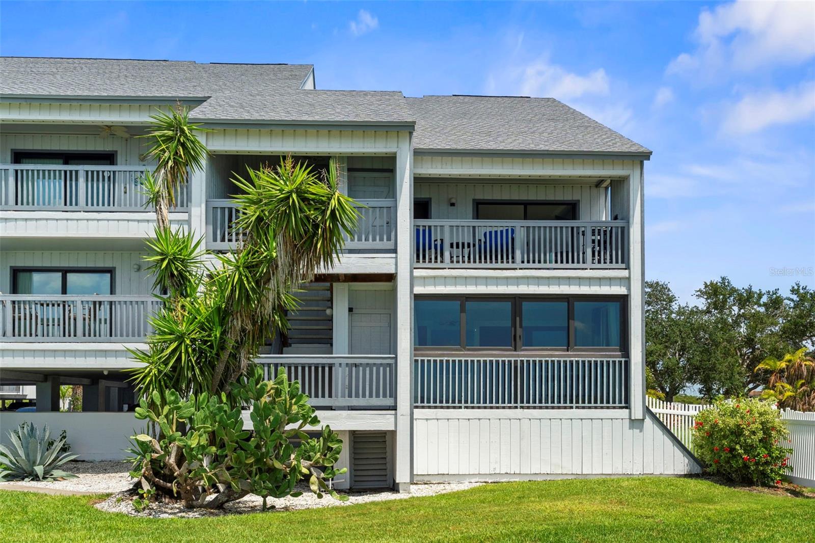 800 BAHIA DEL SOL DRIVE A