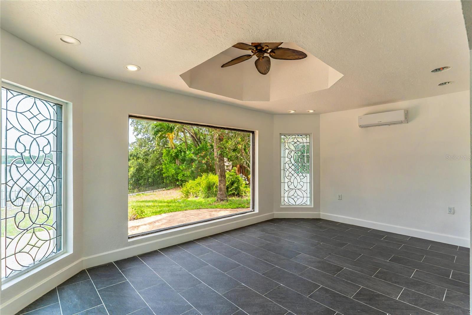 ARVIS CIRCLE - Residential