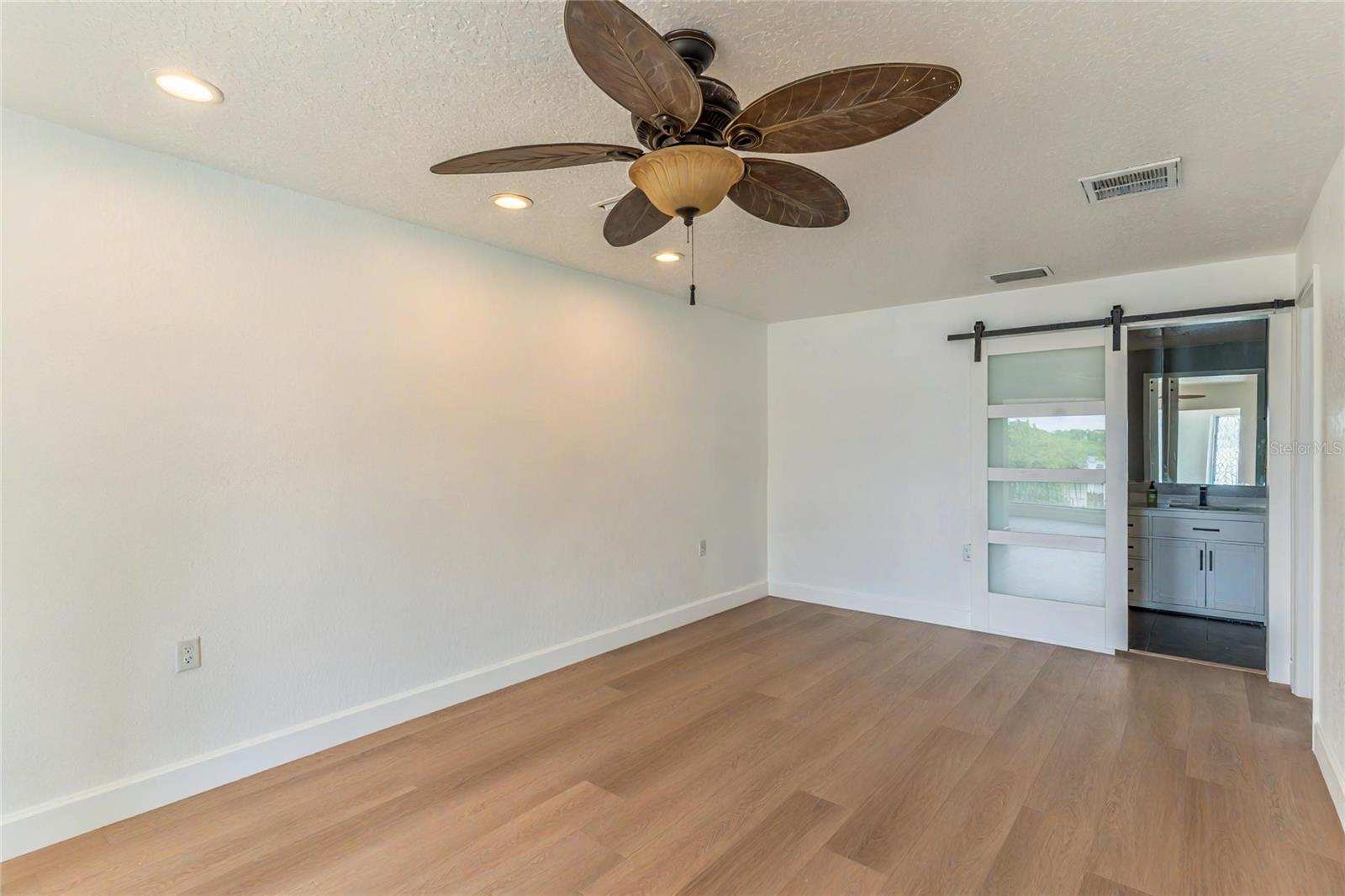 ARVIS CIRCLE - Residential