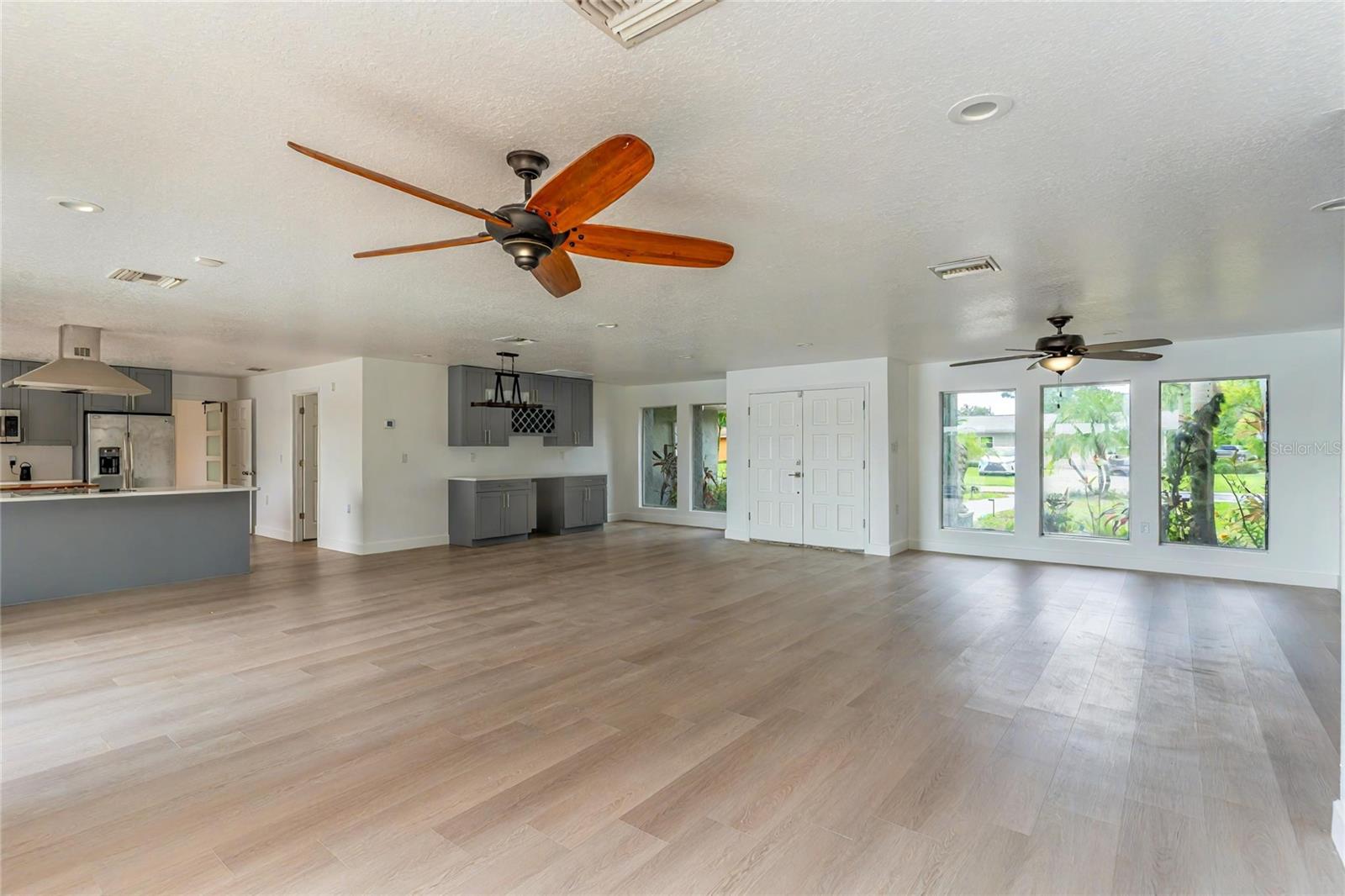 ARVIS CIRCLE - Residential