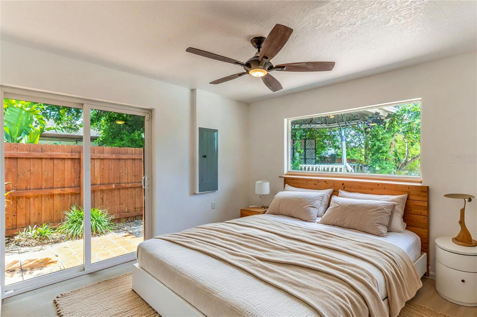 ARVIS CIRCLE - Residential