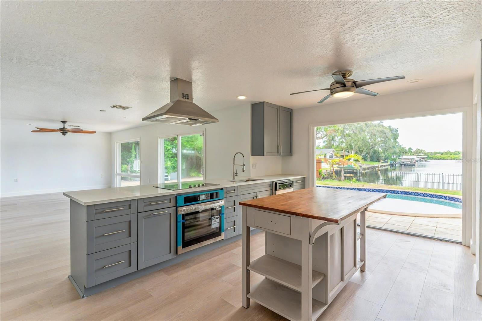 ARVIS CIRCLE - Residential