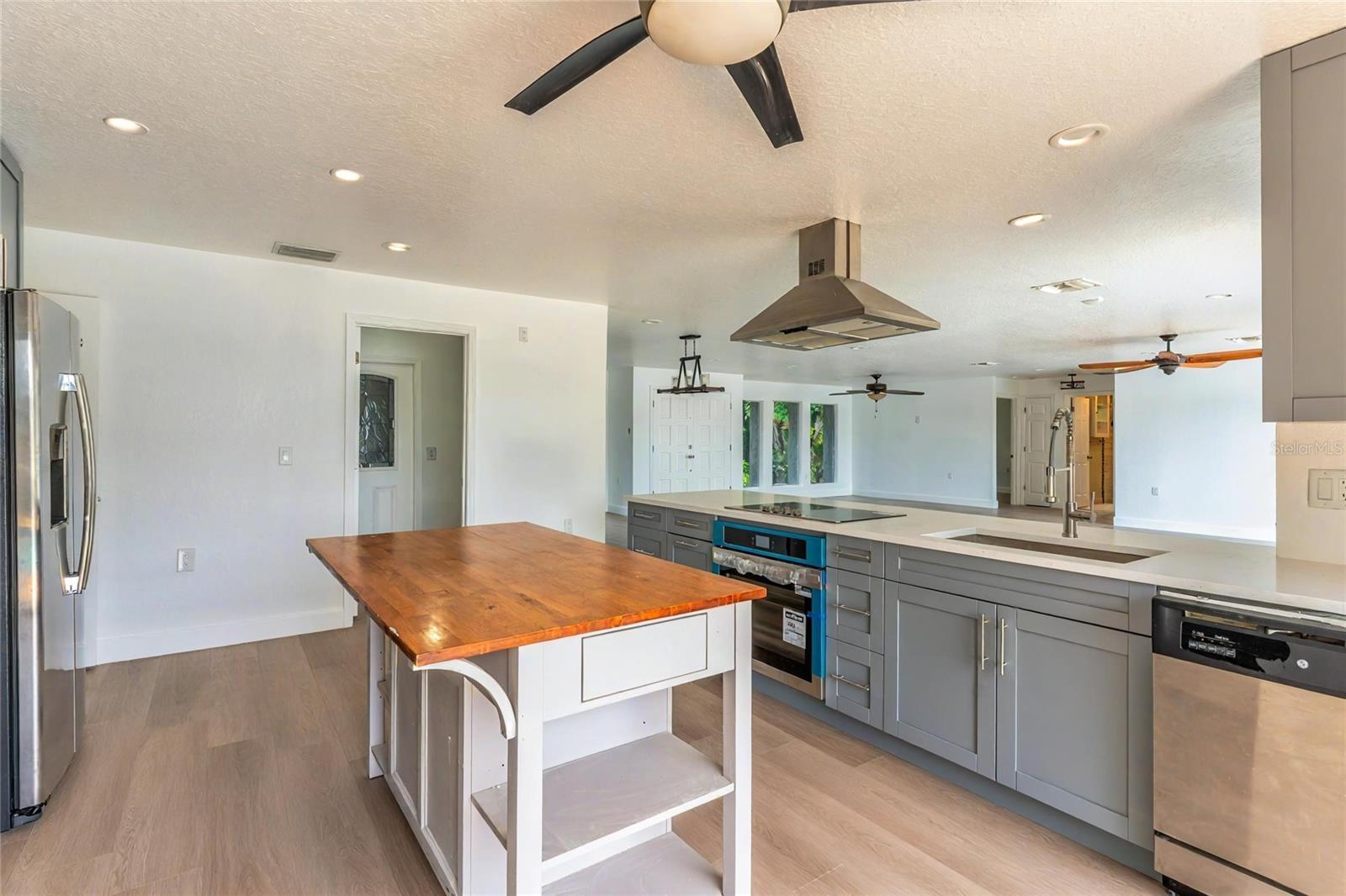 ARVIS CIRCLE - Residential