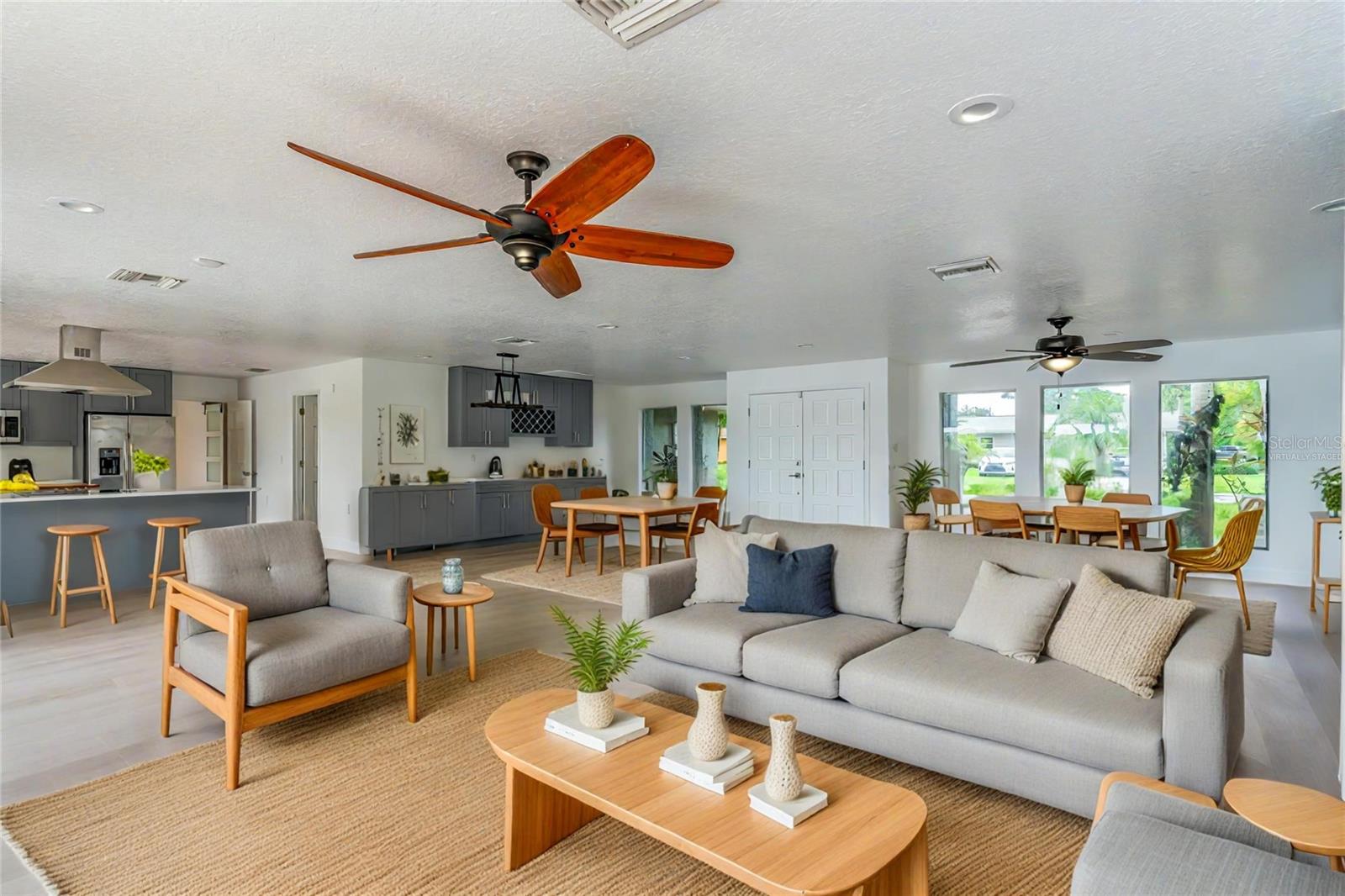 ARVIS CIRCLE - Residential