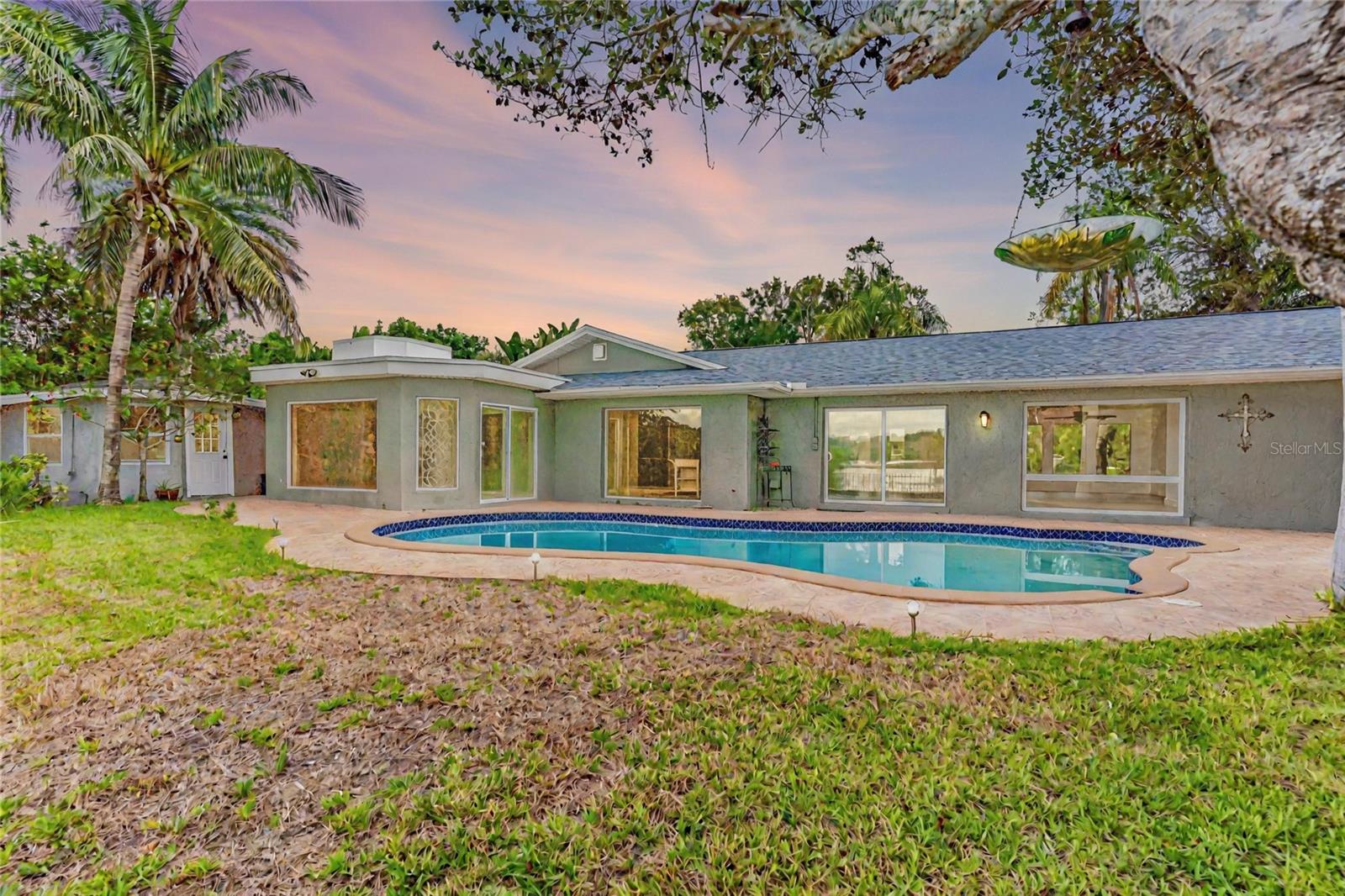 ARVIS CIRCLE - Residential