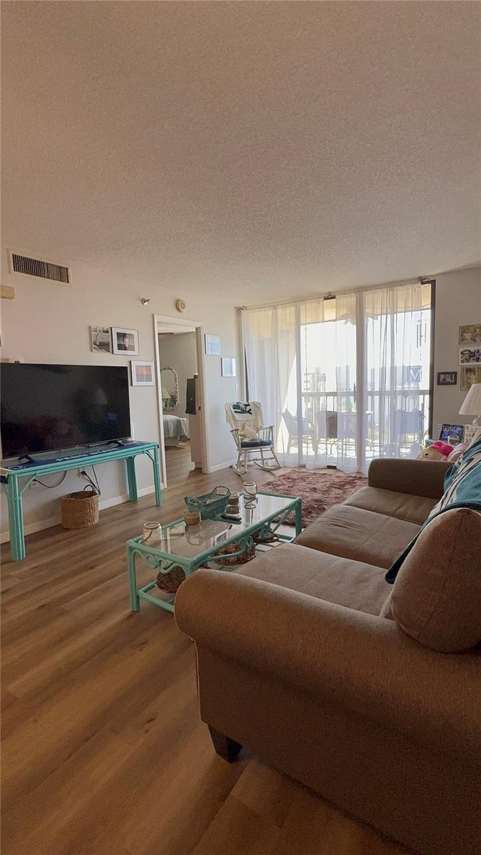 PROMENADES WEST - Residential