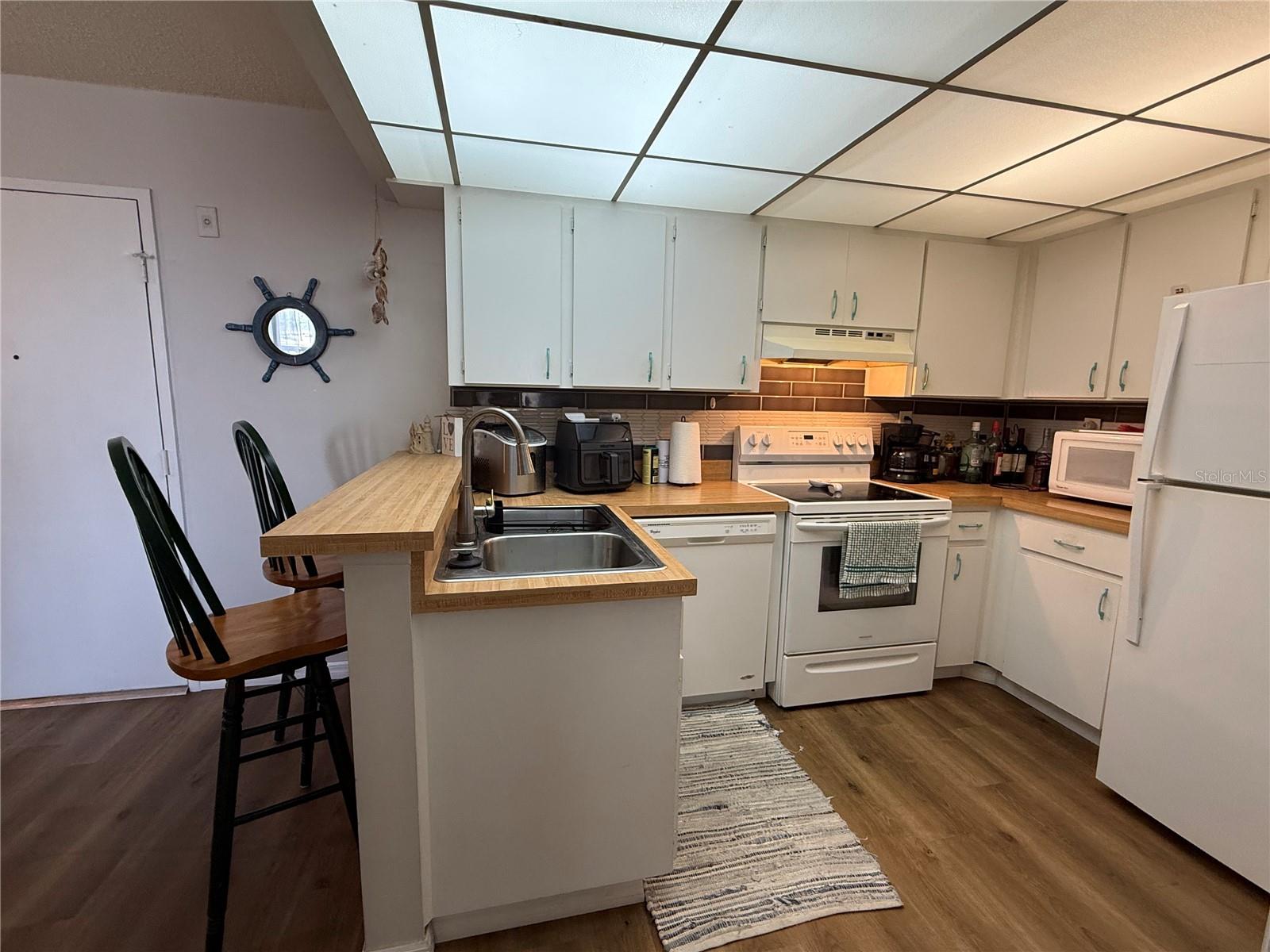 PROMENADES WEST - Residential