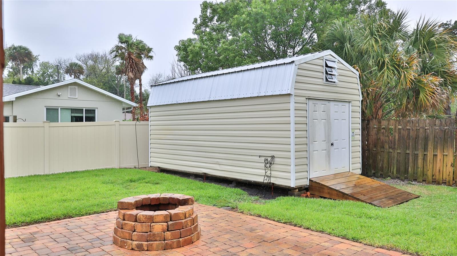 EDGEWATER SHORES UN 01 - Residential