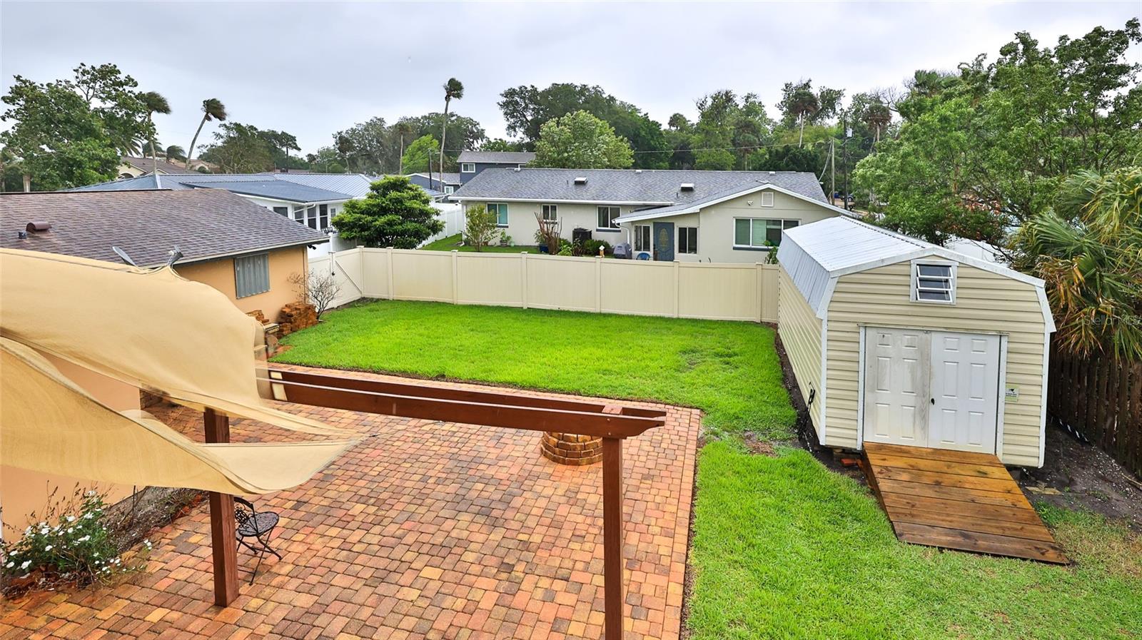 EDGEWATER SHORES UN 01 - Residential