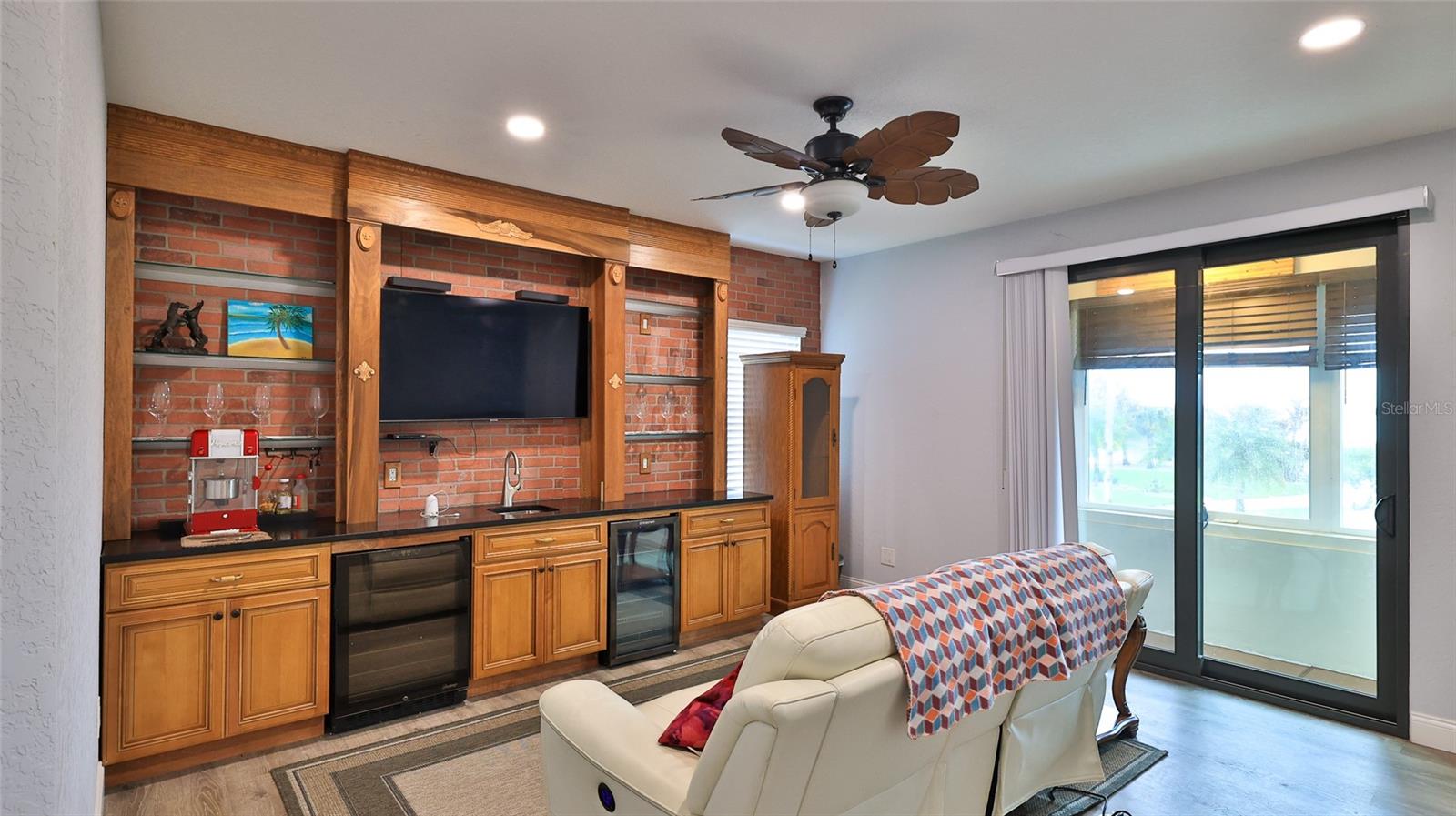 EDGEWATER SHORES UN 01 - Residential